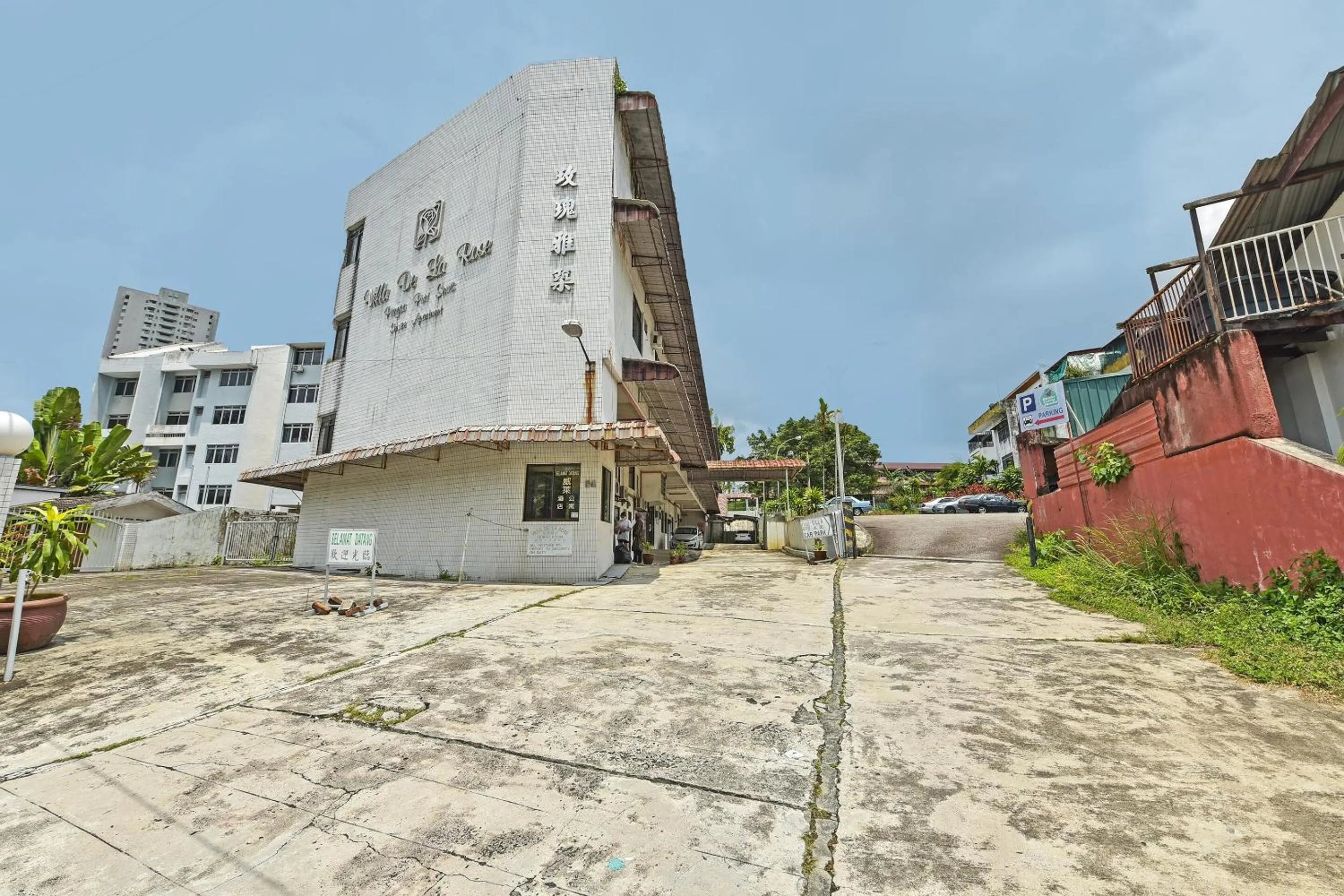 Facade/entrance in Hotel O Villa De Rose
