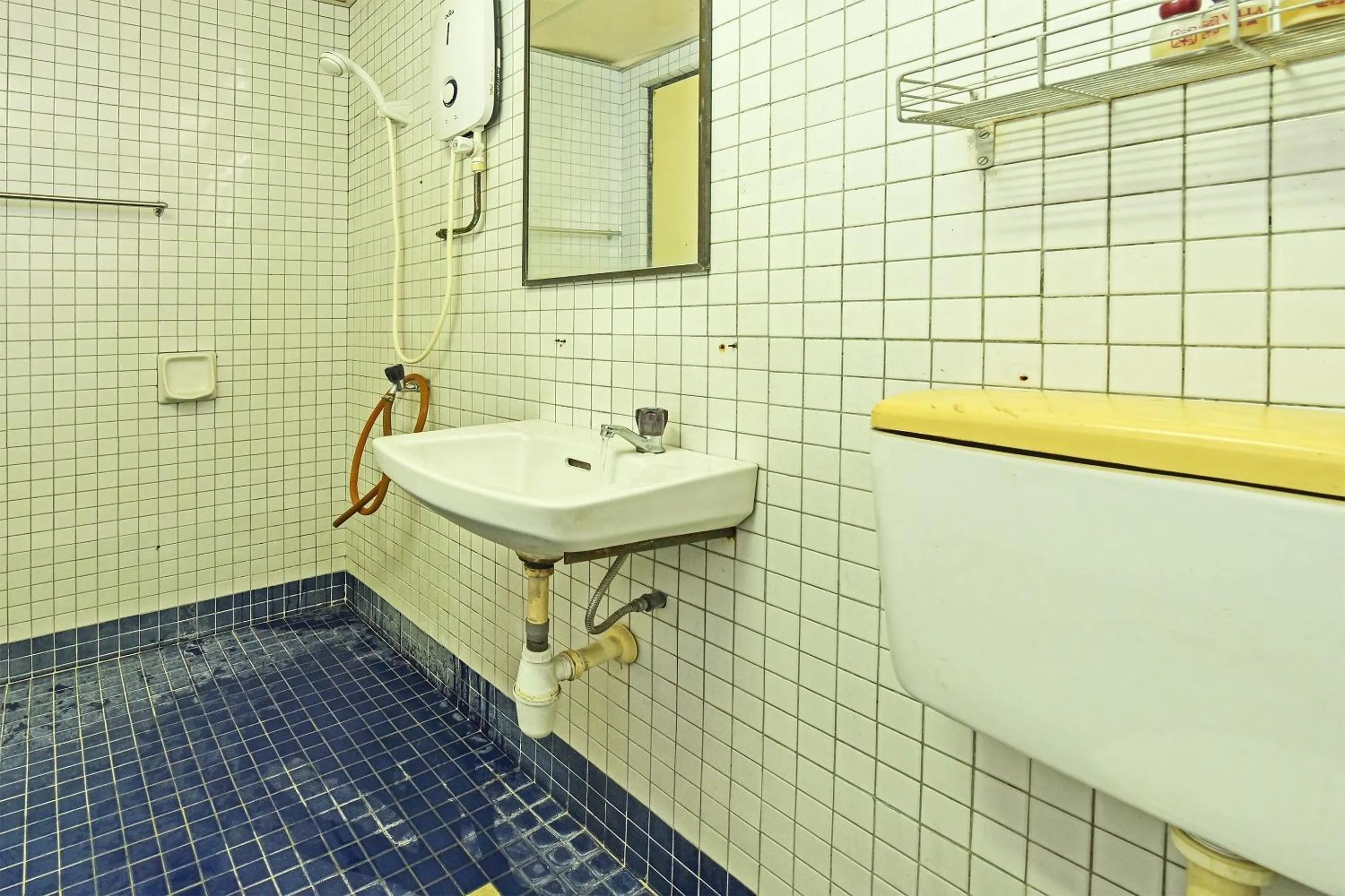 Bathroom in Hotel O Villa De Rose