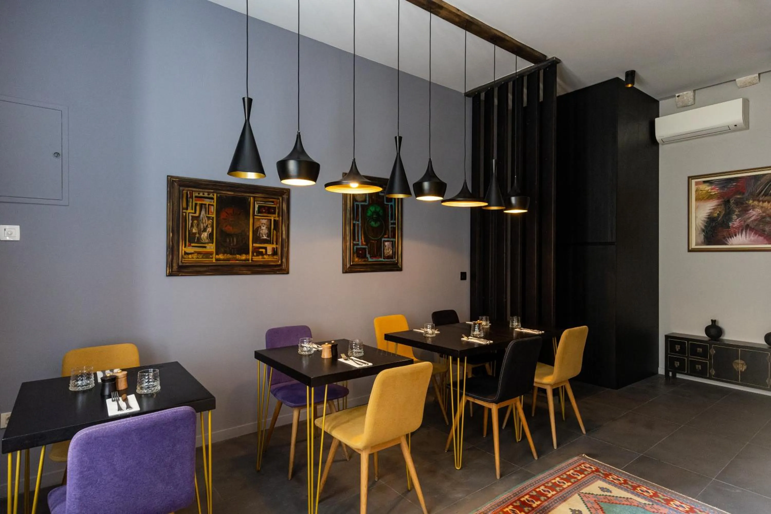 Restaurant/places to eat in Apartments and Rooms Lejletul