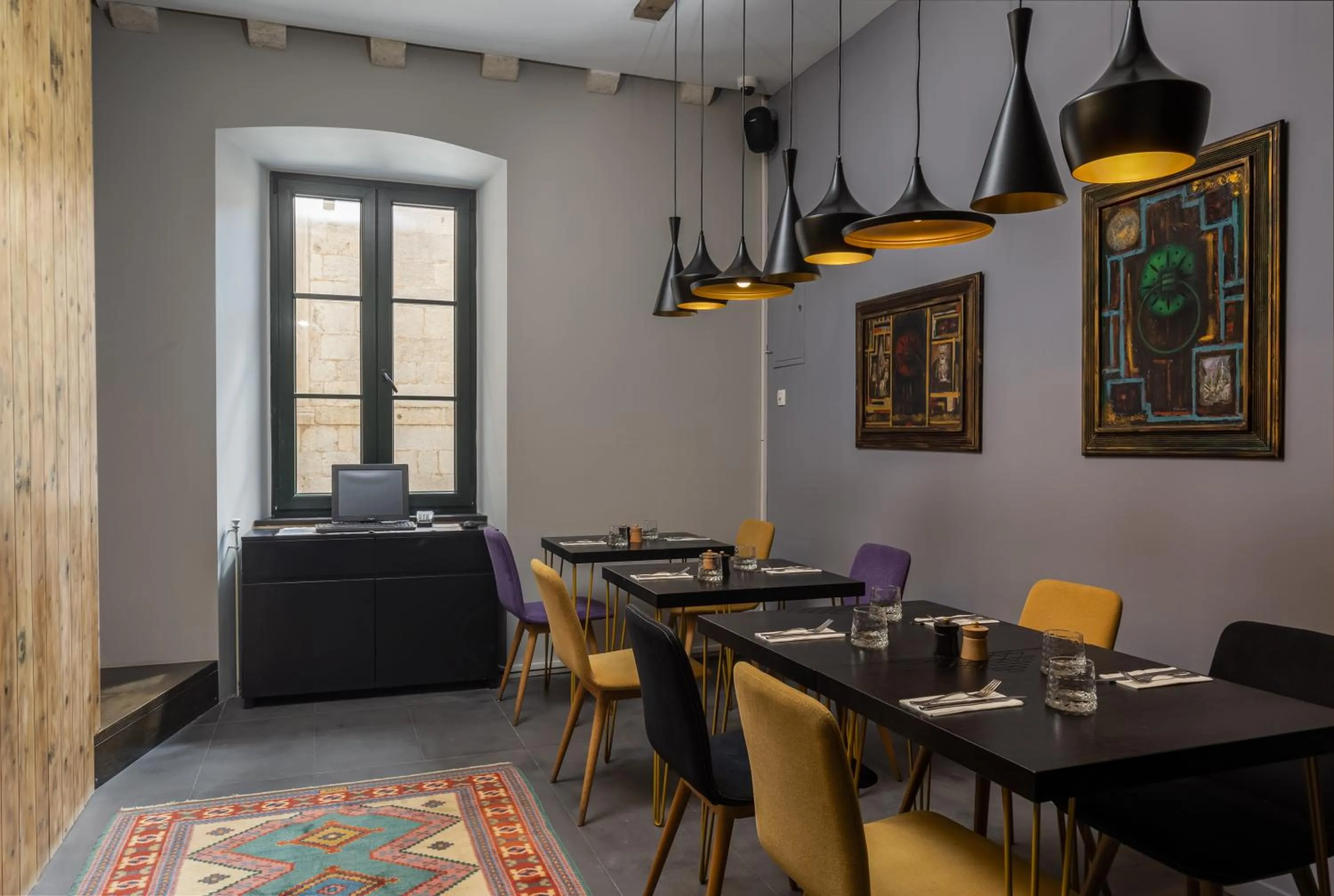 Restaurant/places to eat in Apartments and Rooms Lejletul