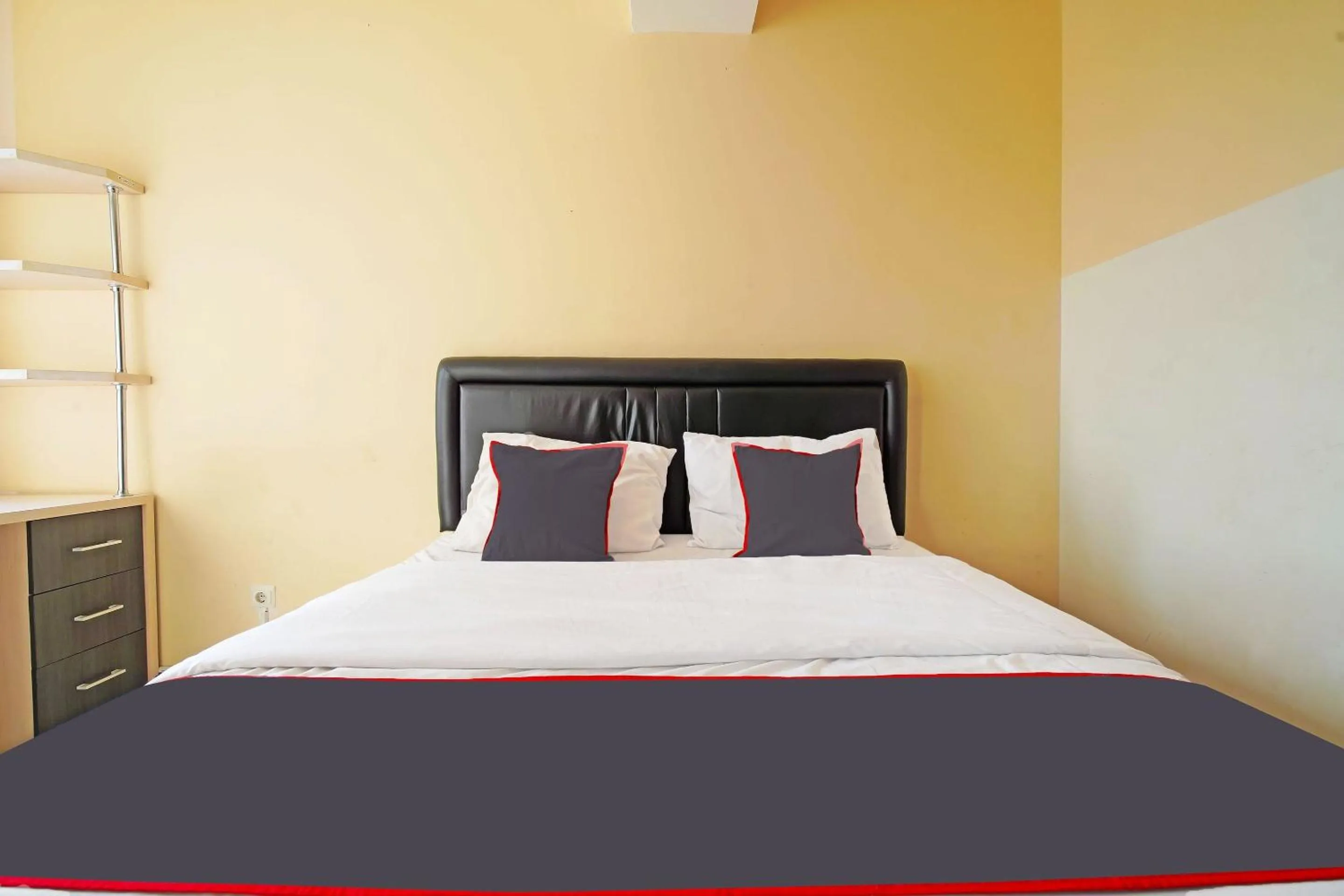 Bedroom, Bed in Collection O 91566 Edurent Bandung