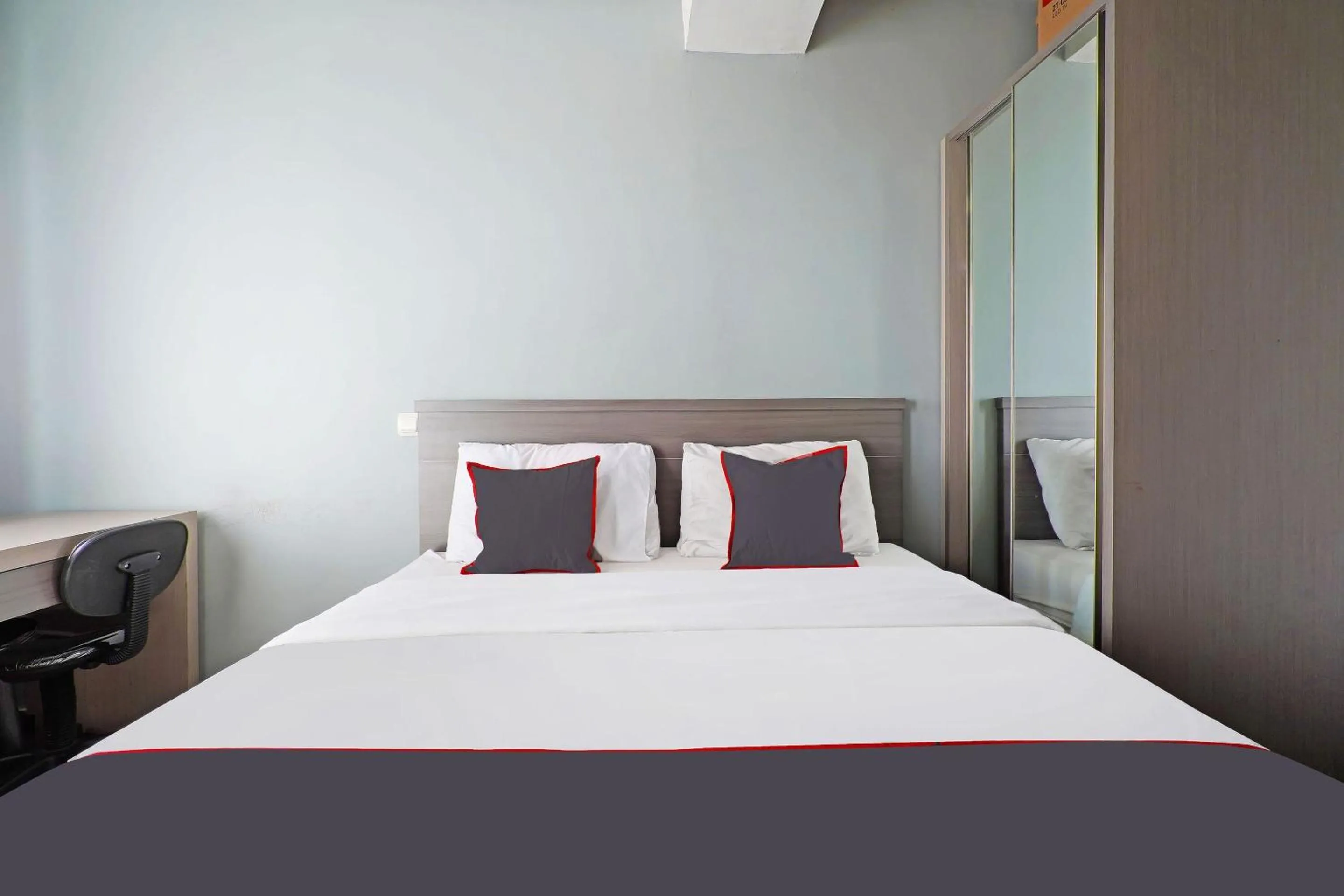 Bedroom, Bed in Collection O 91566 Edurent Bandung