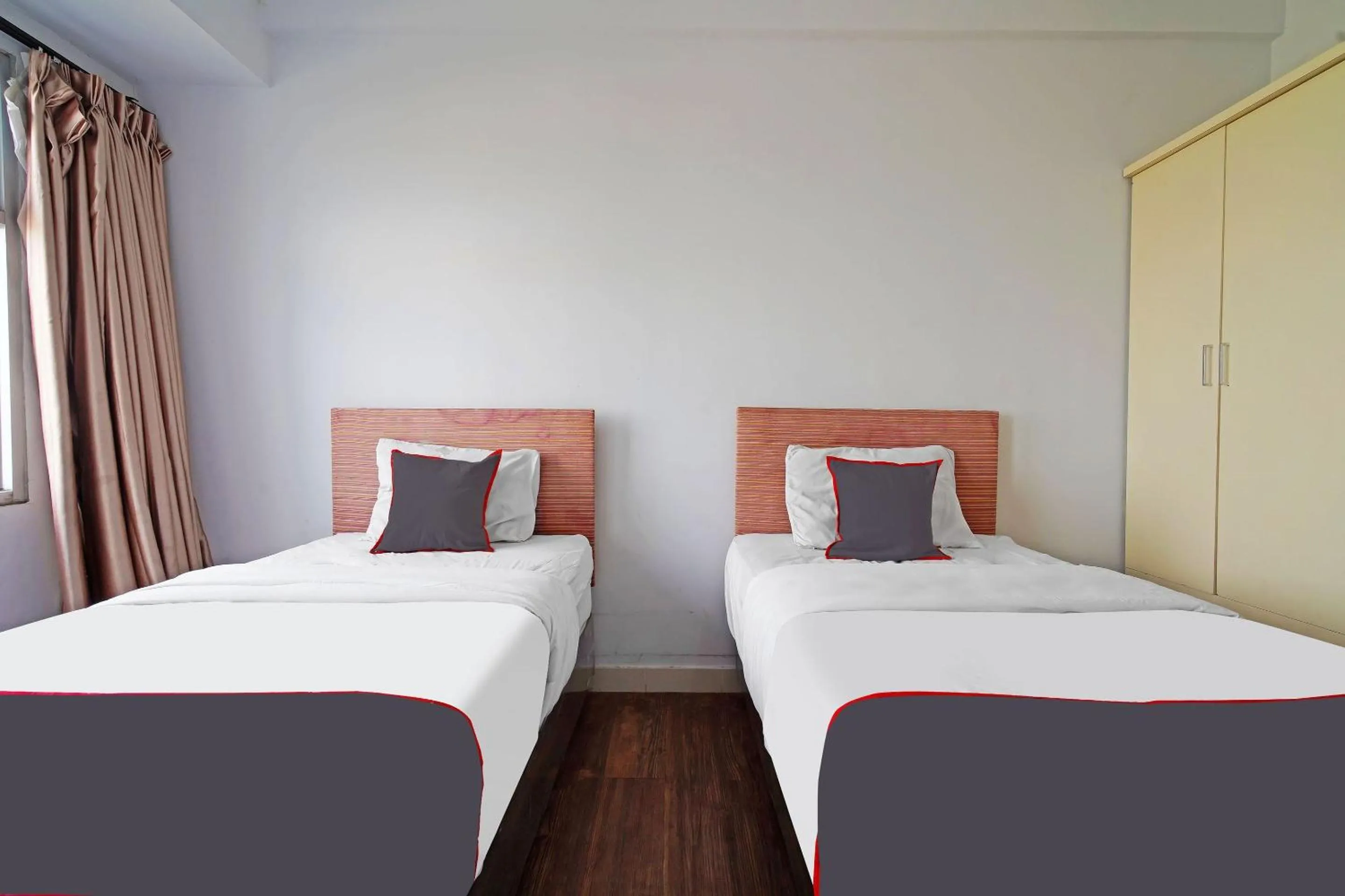 Bedroom, Bed in Collection O 91566 Edurent Bandung