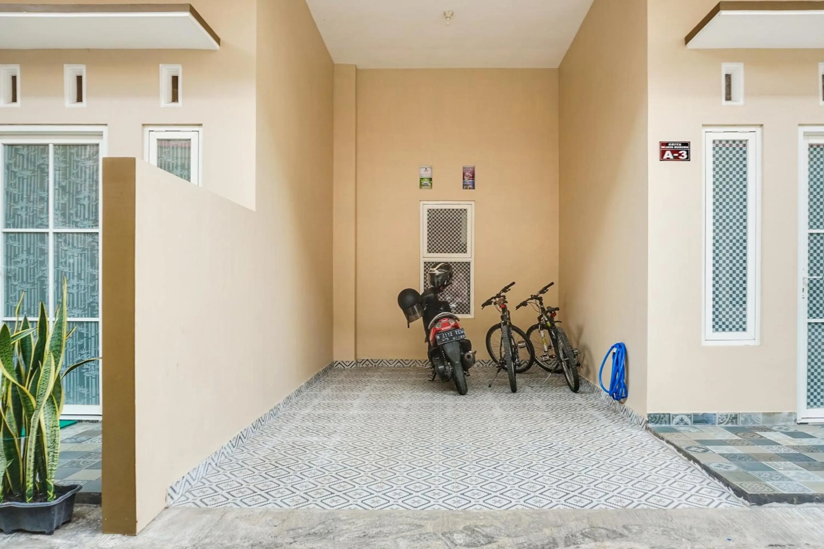 Lobby or reception in OYO Life 91569 Omah Wijaya Kusuma Syariah