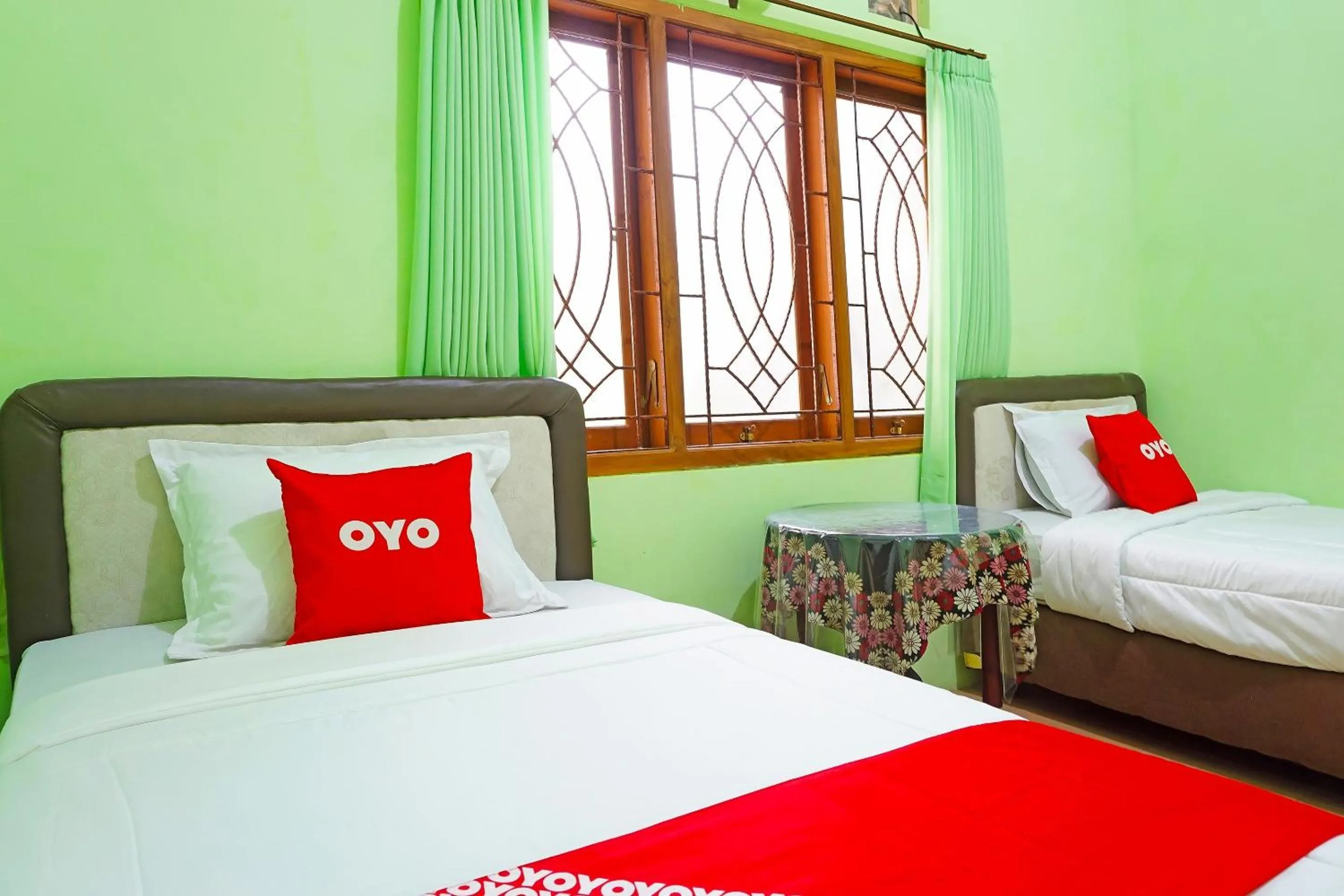 Bedroom in Hotel O Trisna Srabah Resort Homestay & Resto
