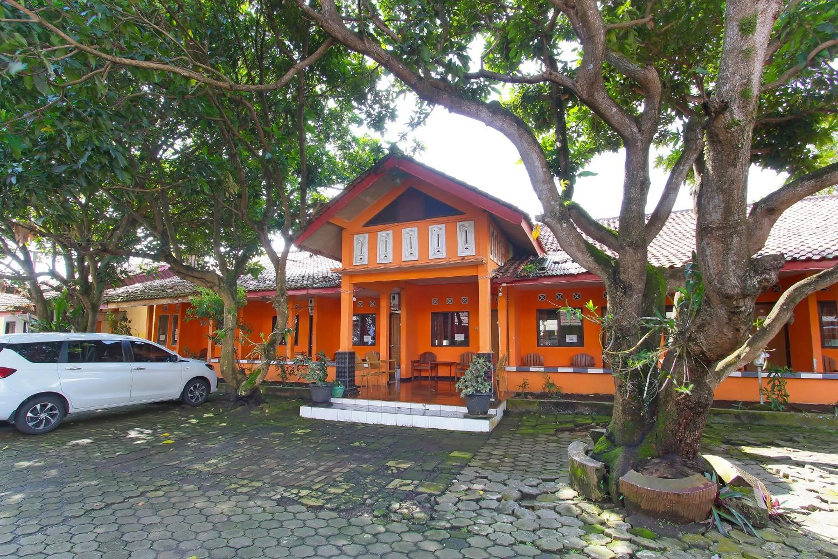Facade/entrance in Hotel O Meilias