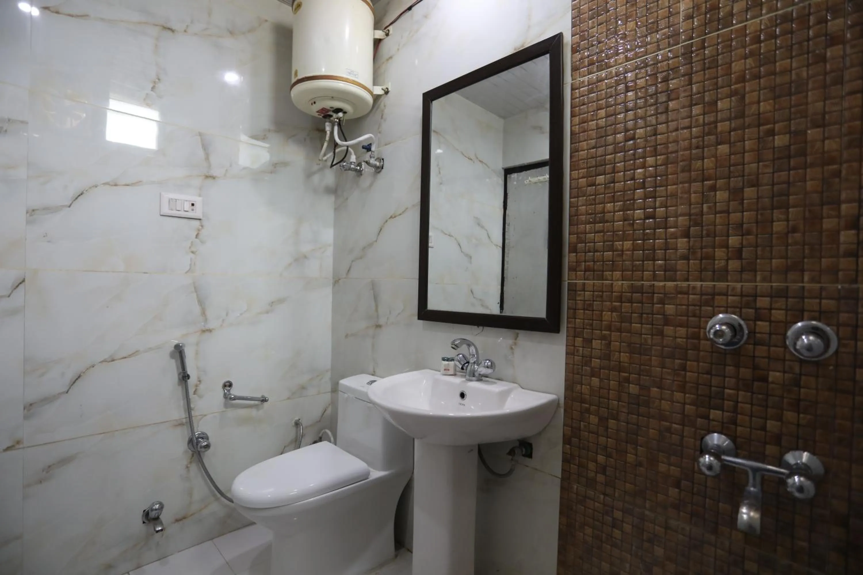 HOTEL Grand JAGDISH RESIDENCY