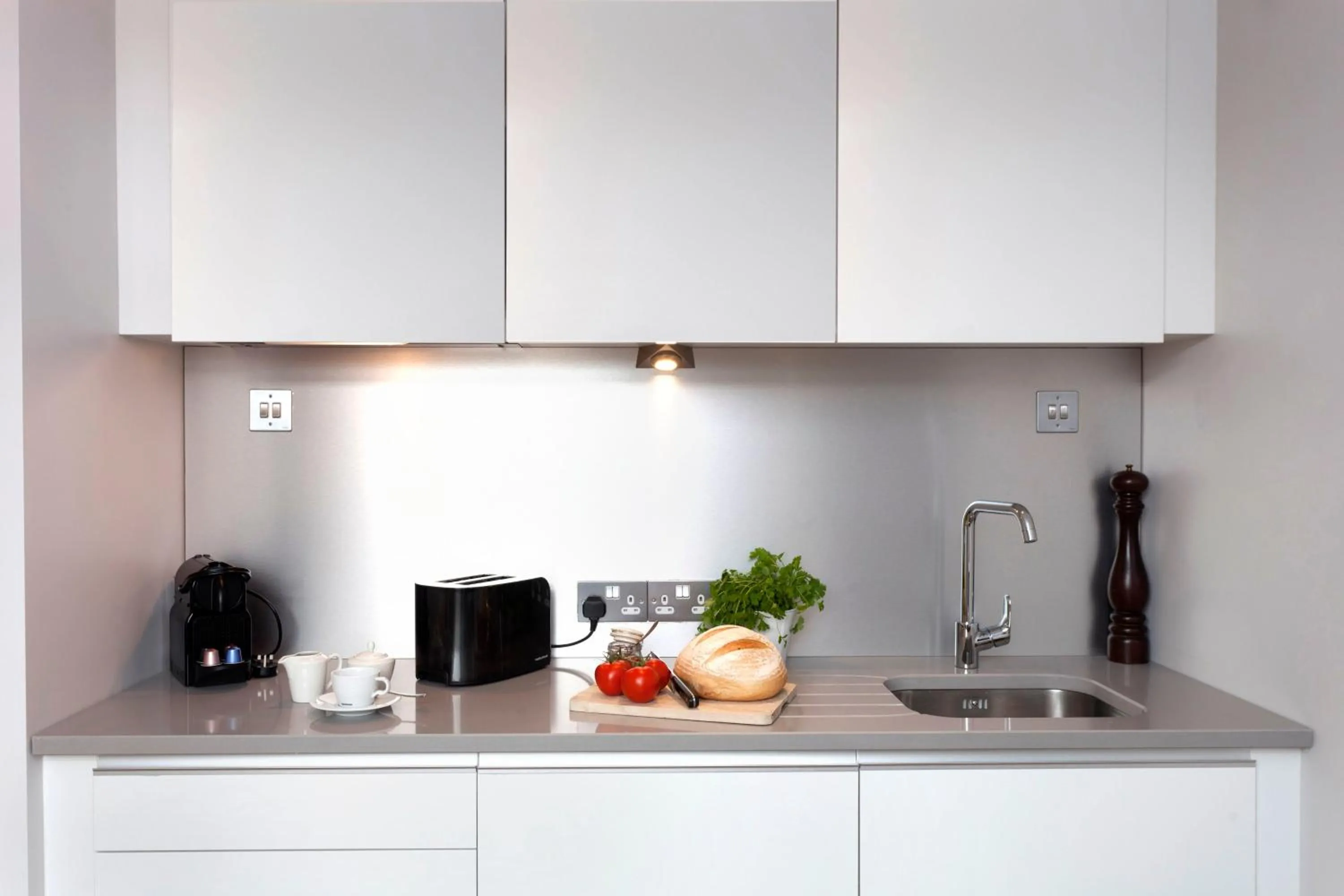 Coffee/tea facilities in PREMIER SUITES Dublin, Ballsbridge