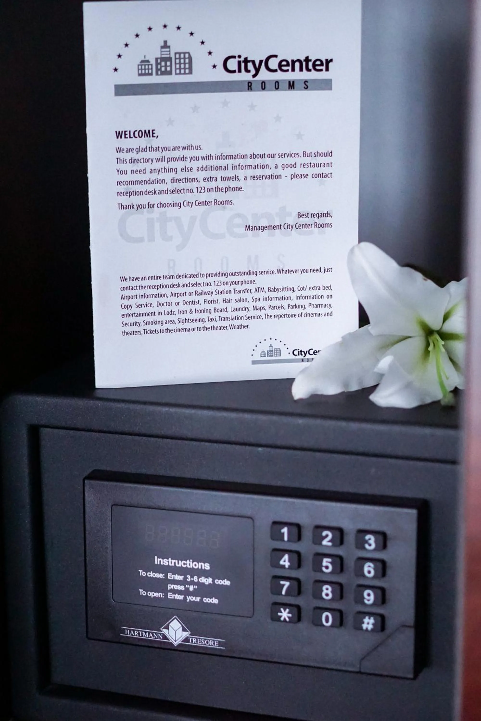 Logo/Certificate/Sign in City Center Rooms Piotrkowska 91