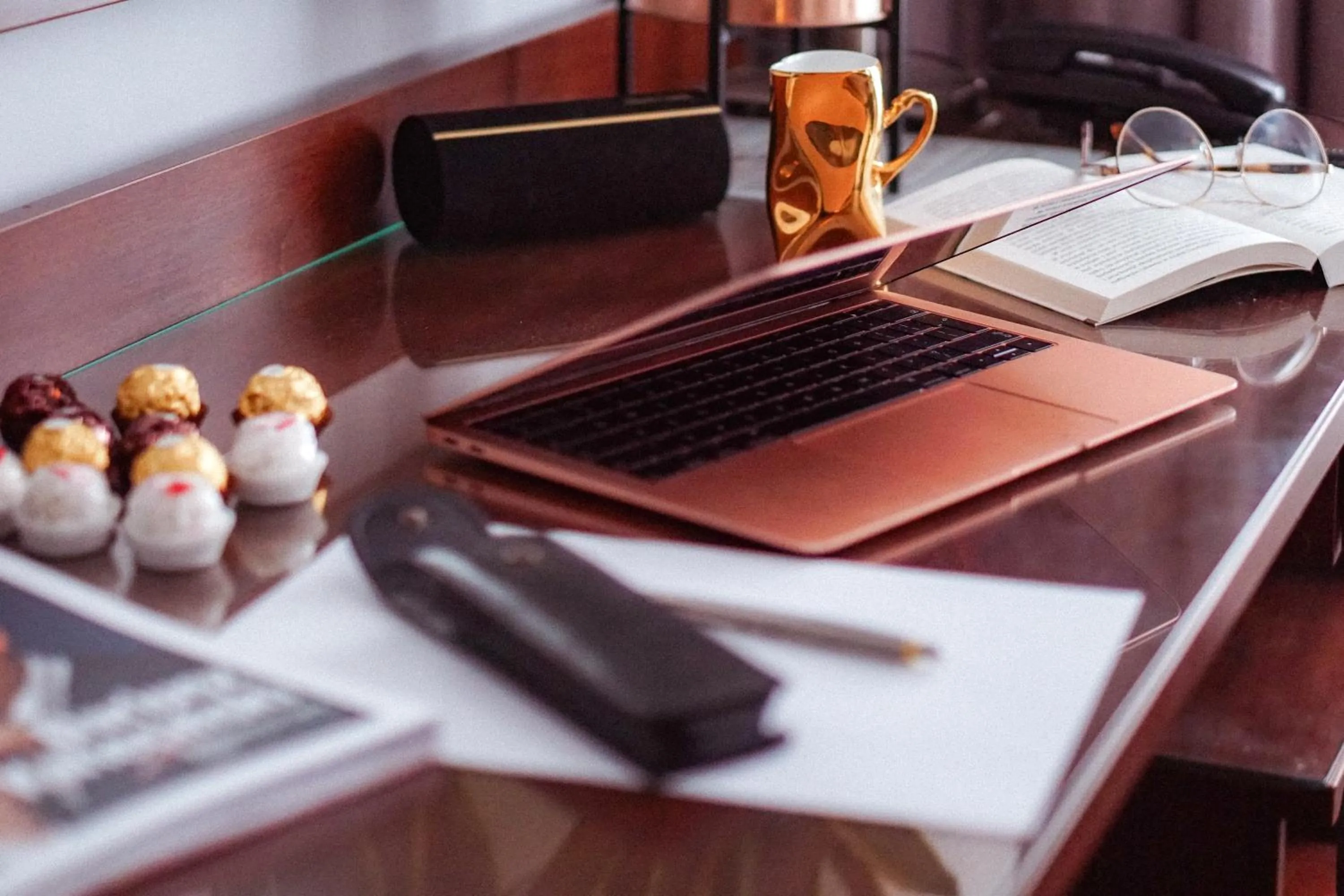 Decorative detail in City Center Rooms Piotrkowska 91