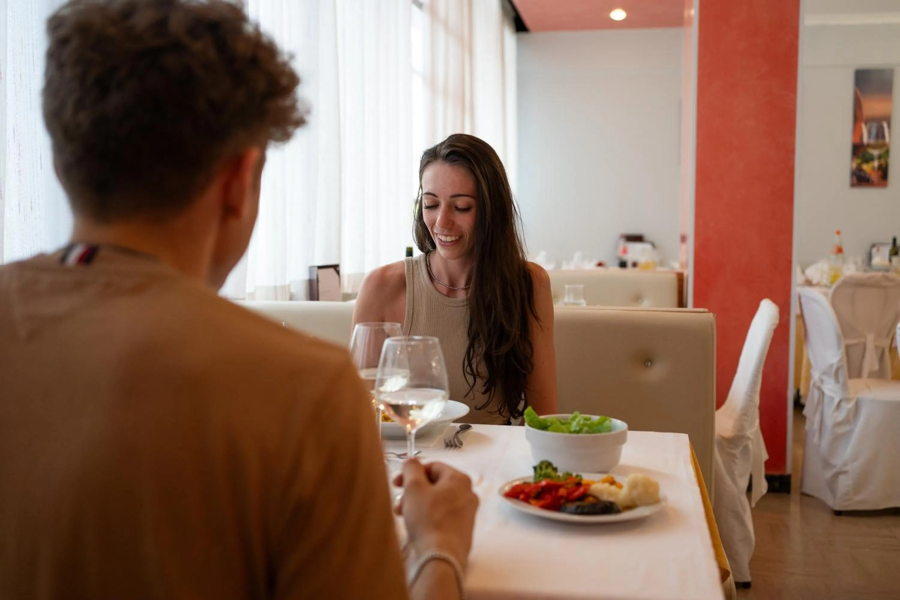 Restaurant/places to eat in Hotel Dusseldorf