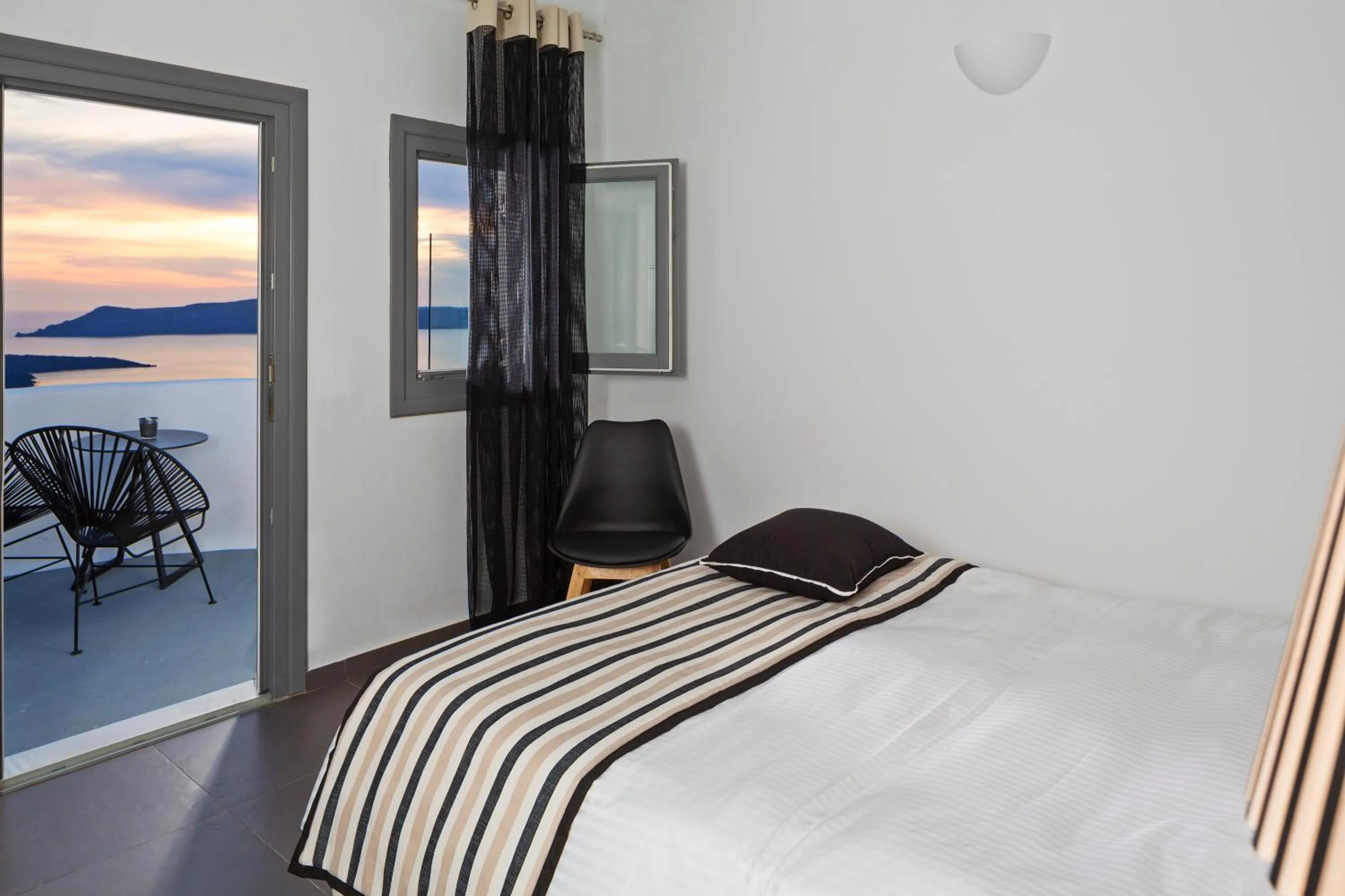 Balcony/Terrace, Bed in Aroma Suites