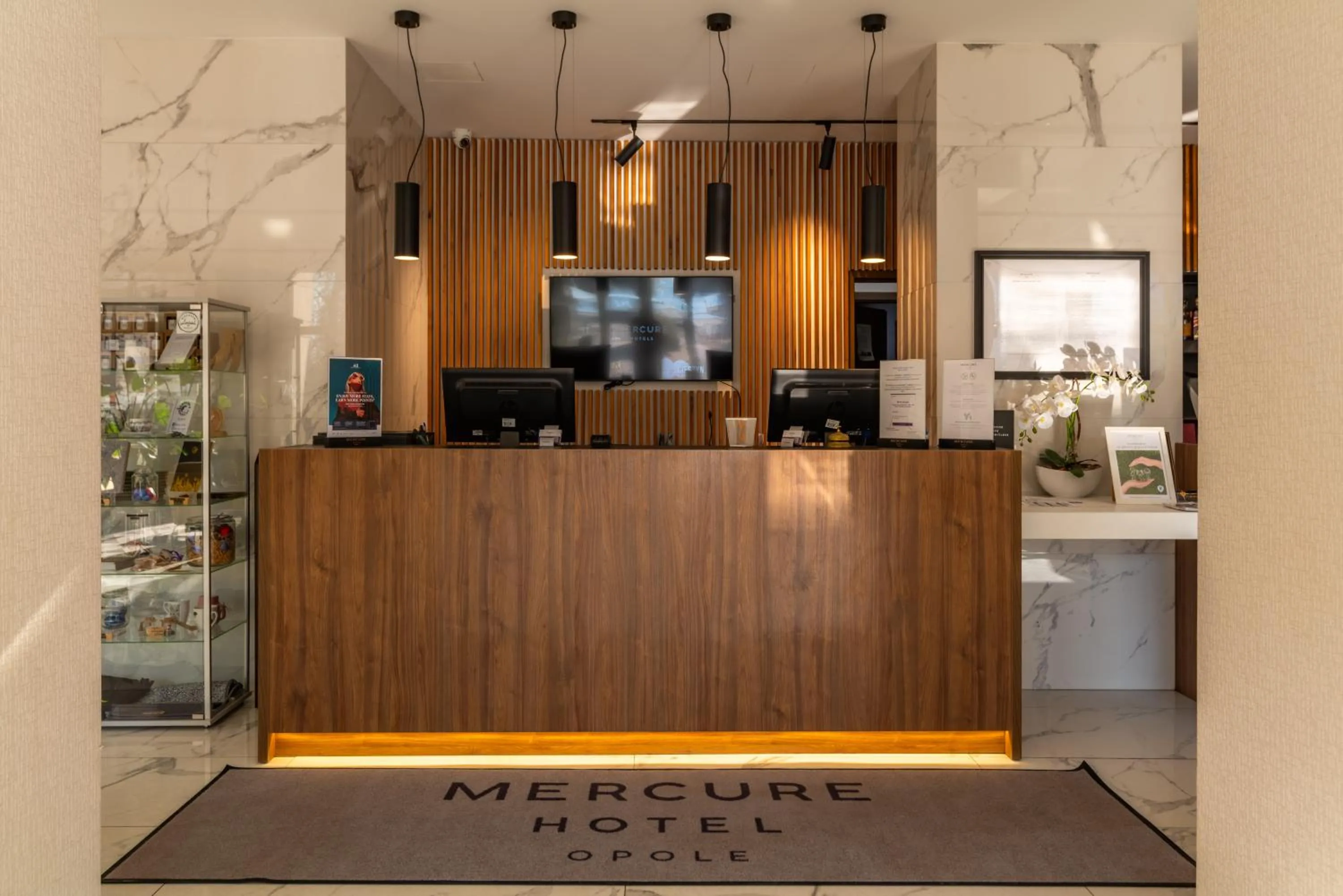 Lobby or reception in Mercure Opole