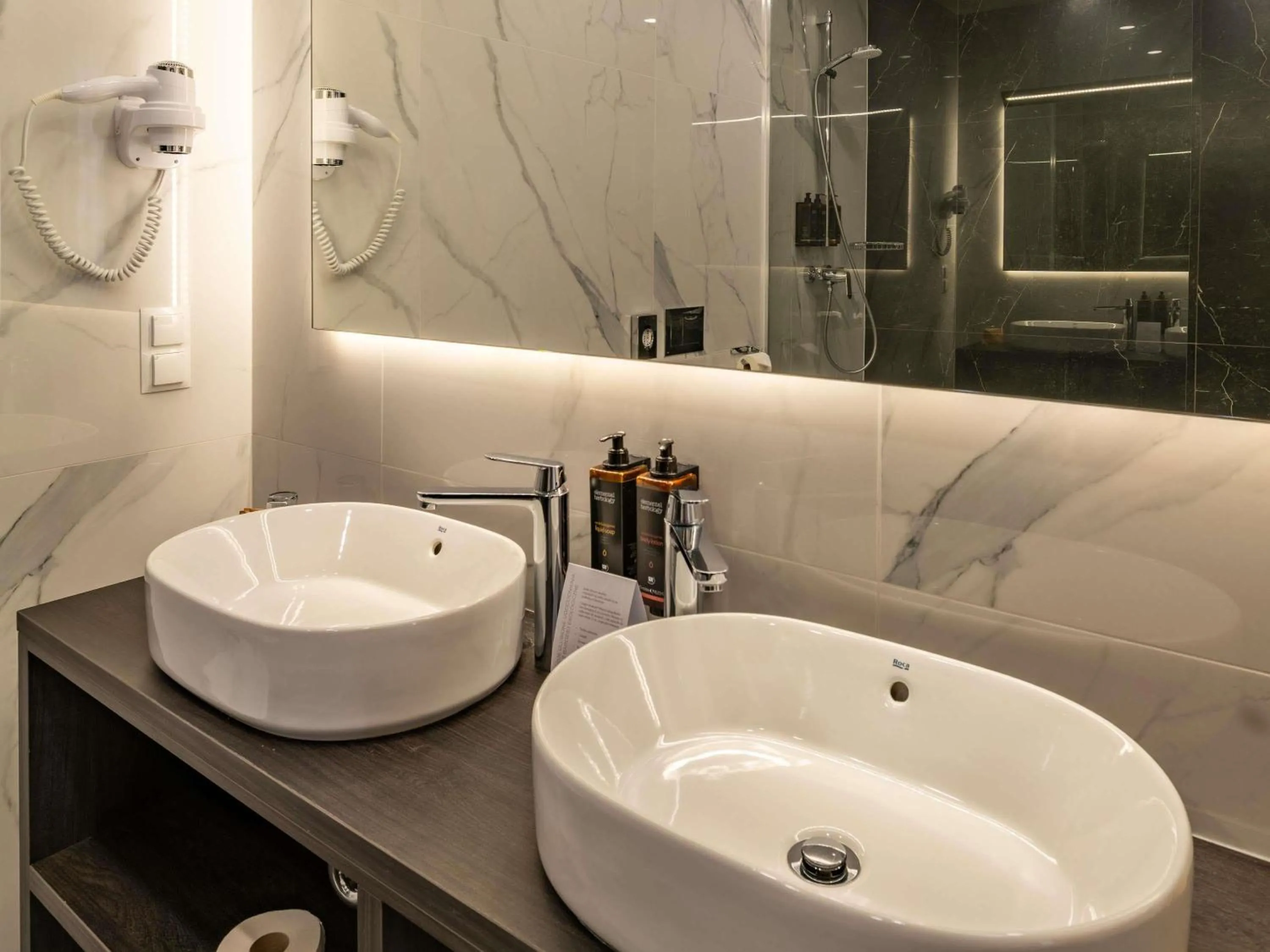 Bedroom in Mercure Opole