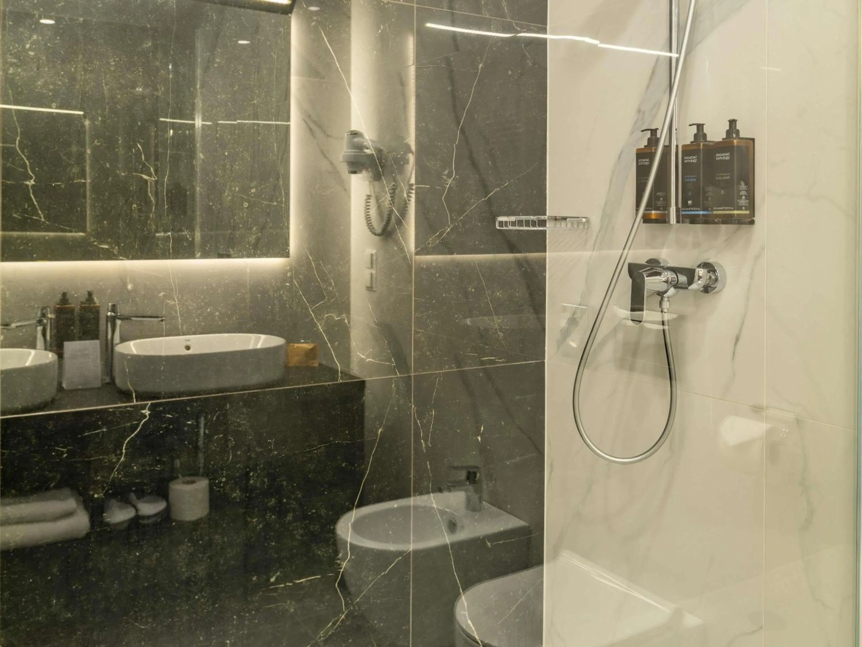 Bedroom in Mercure Opole