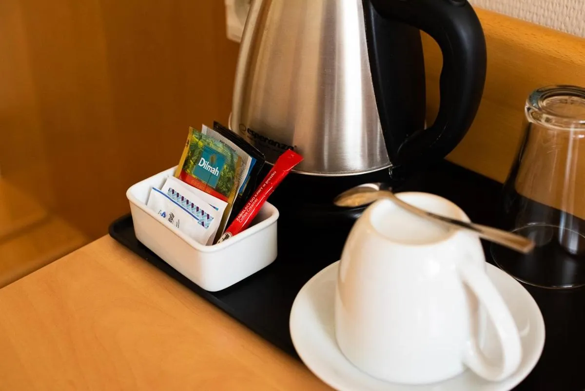 Coffee/tea facilities in Mercure Opole