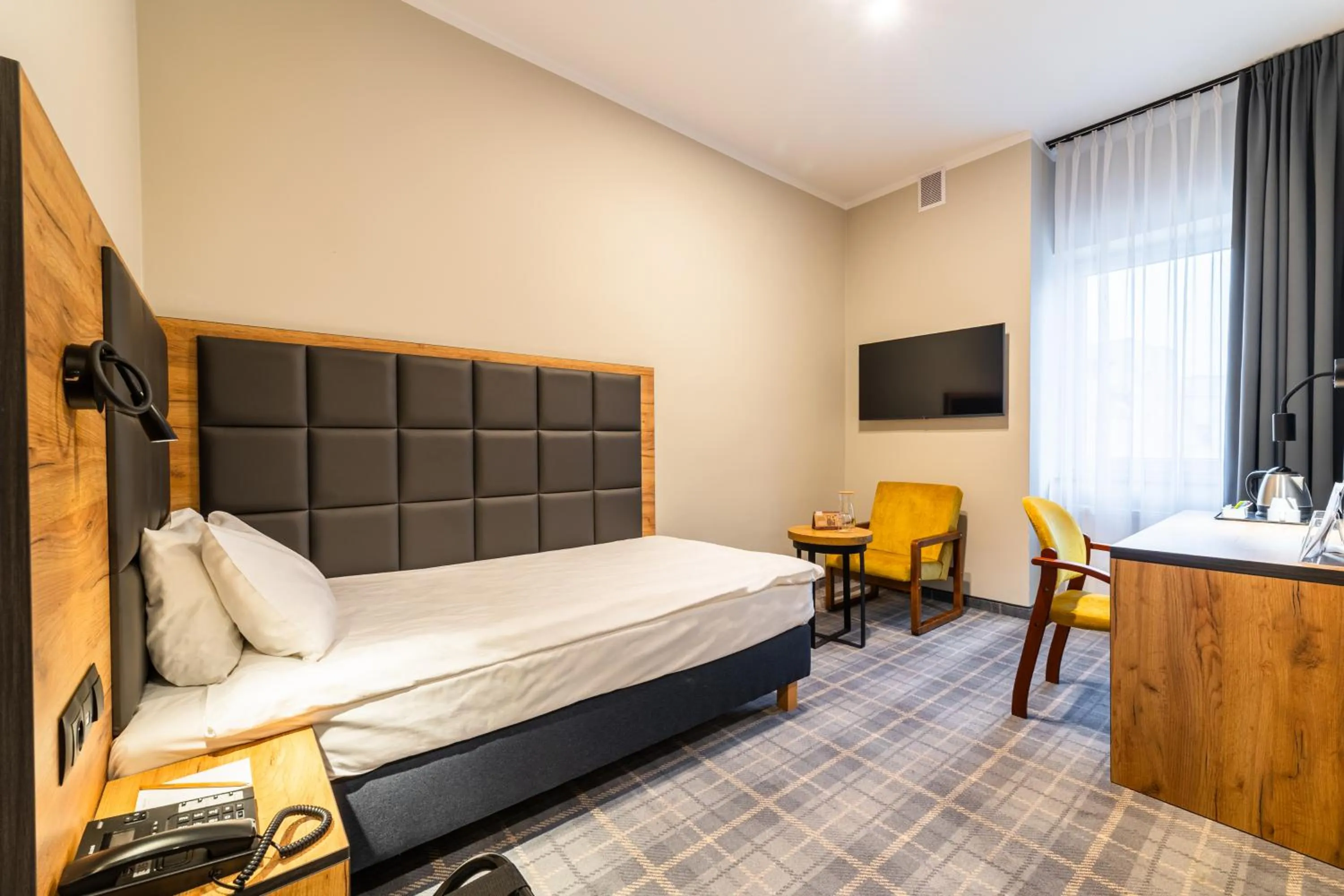 Bed in Mercure Opole