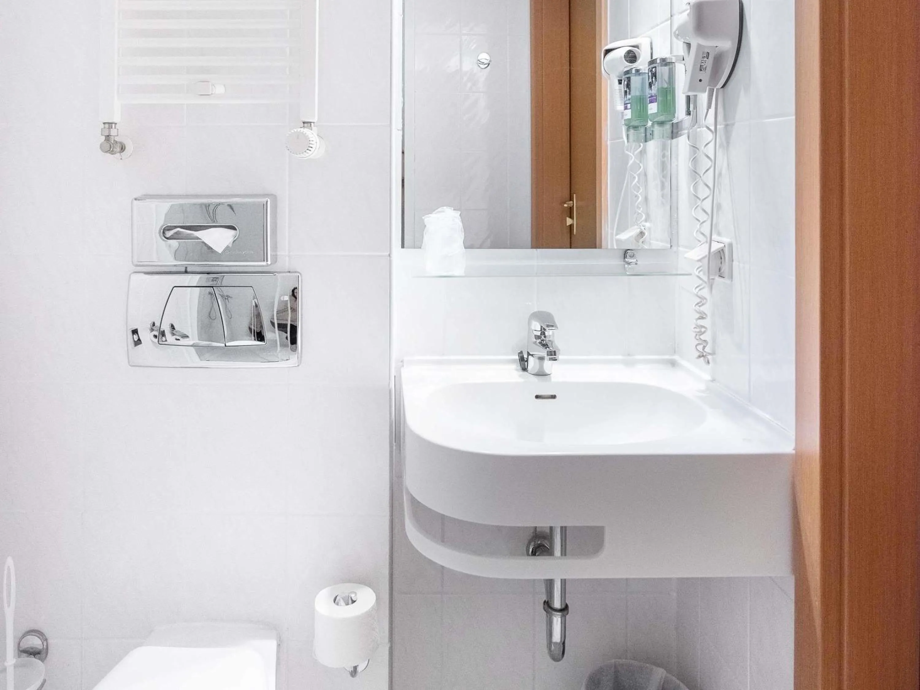 Bedroom in Mercure Opole