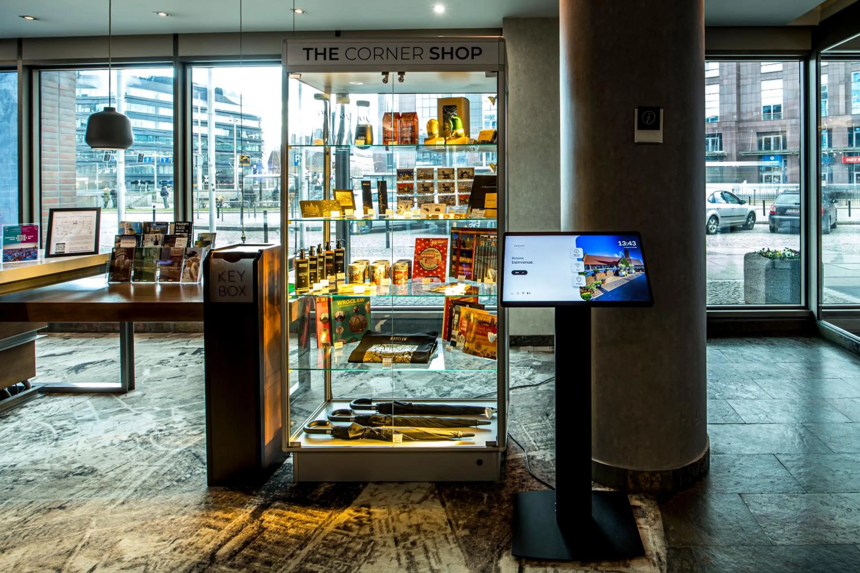 Lobby or reception in Mercure Wrocław Centrum