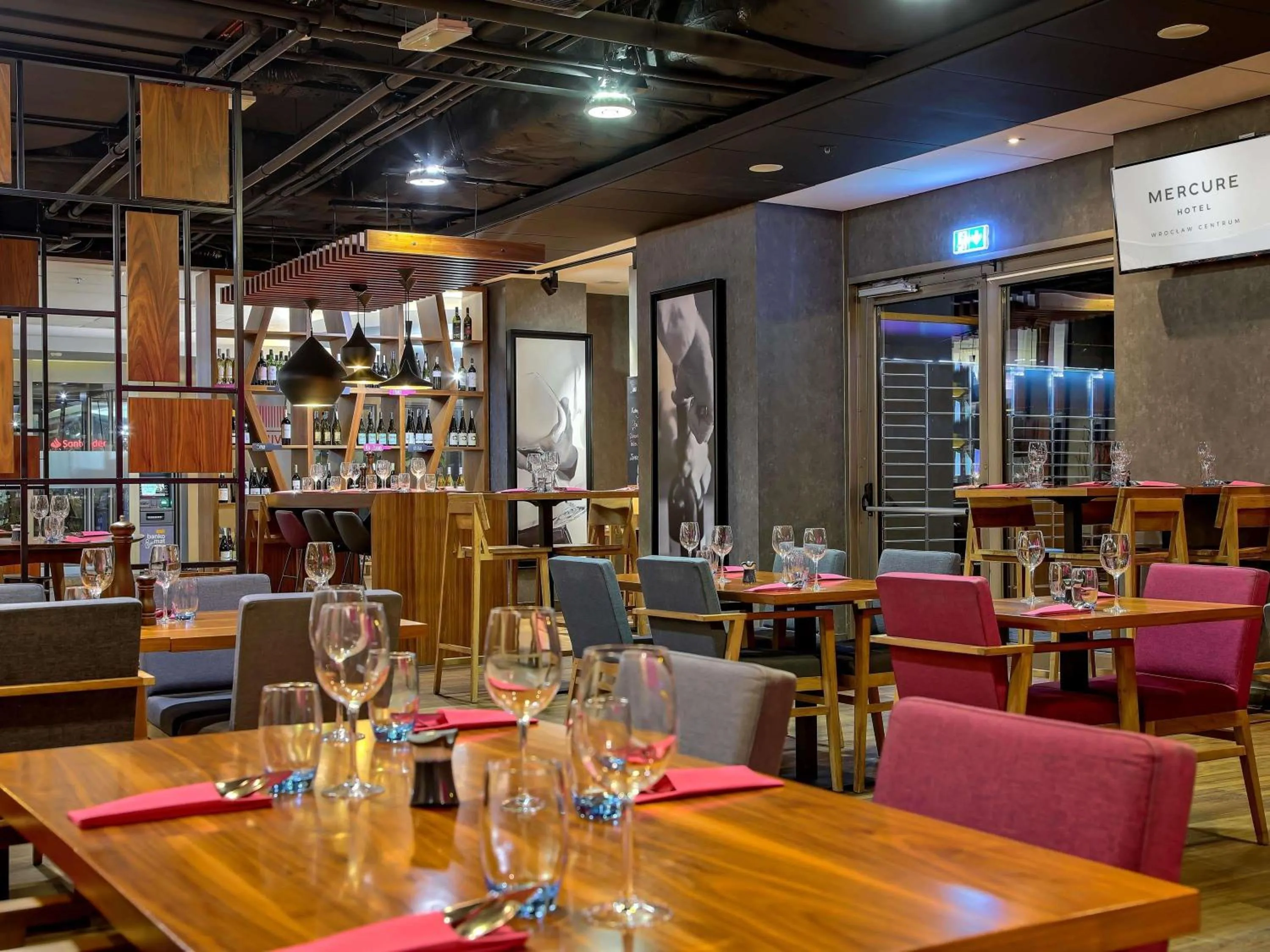Restaurant/places to eat in Mercure Wrocław Centrum