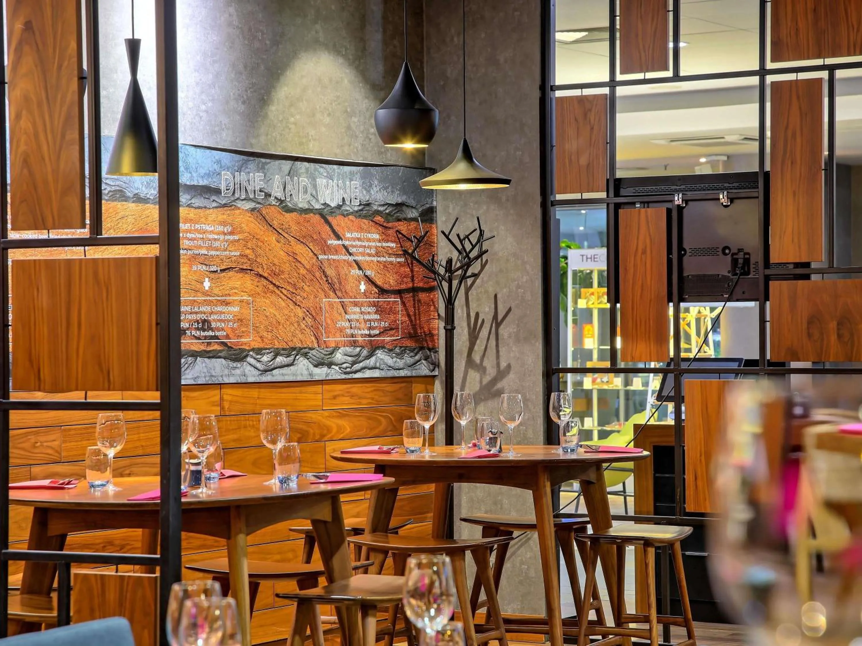 Lounge or bar in Mercure Wrocław Centrum