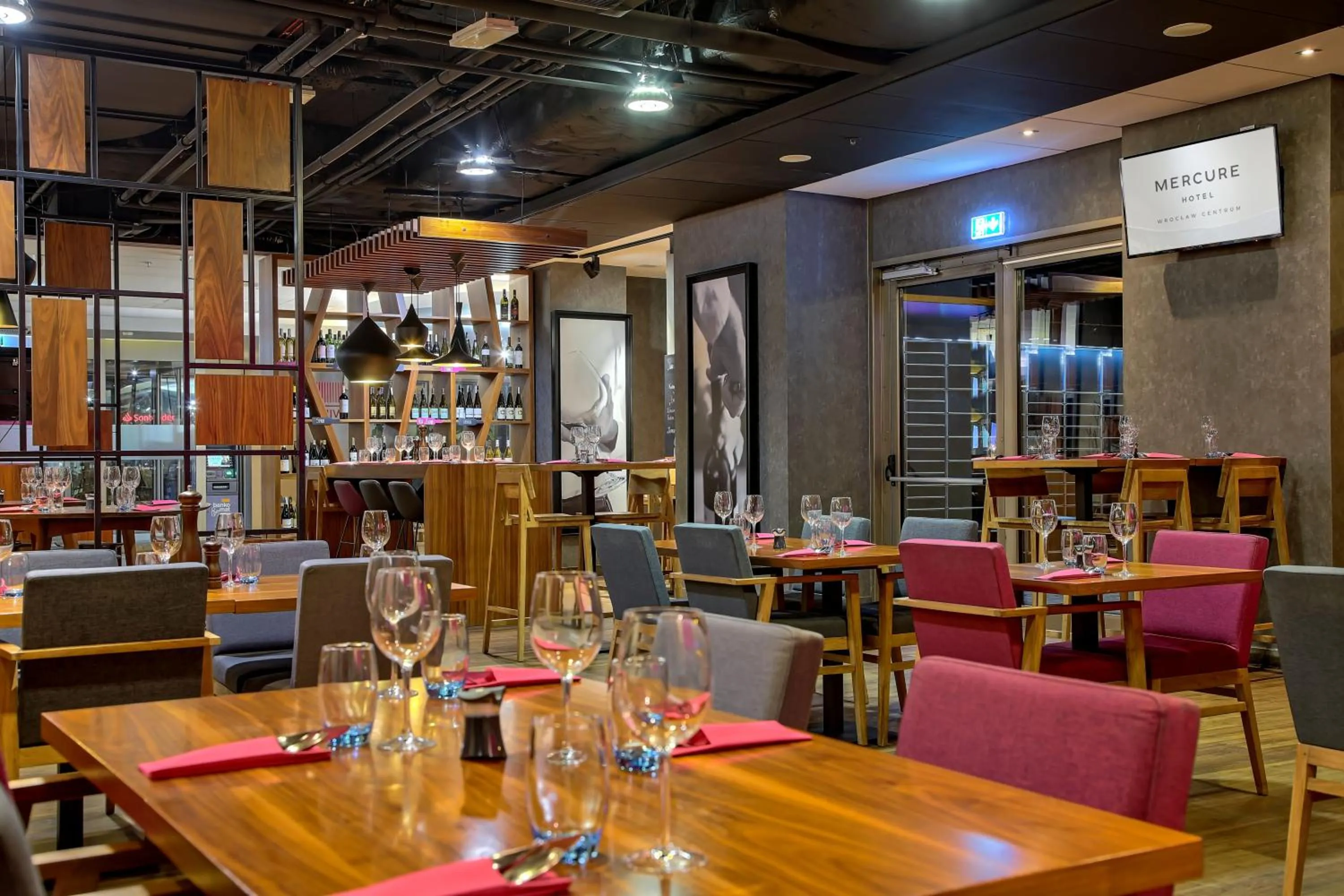 Restaurant/places to eat in Mercure Wrocław Centrum