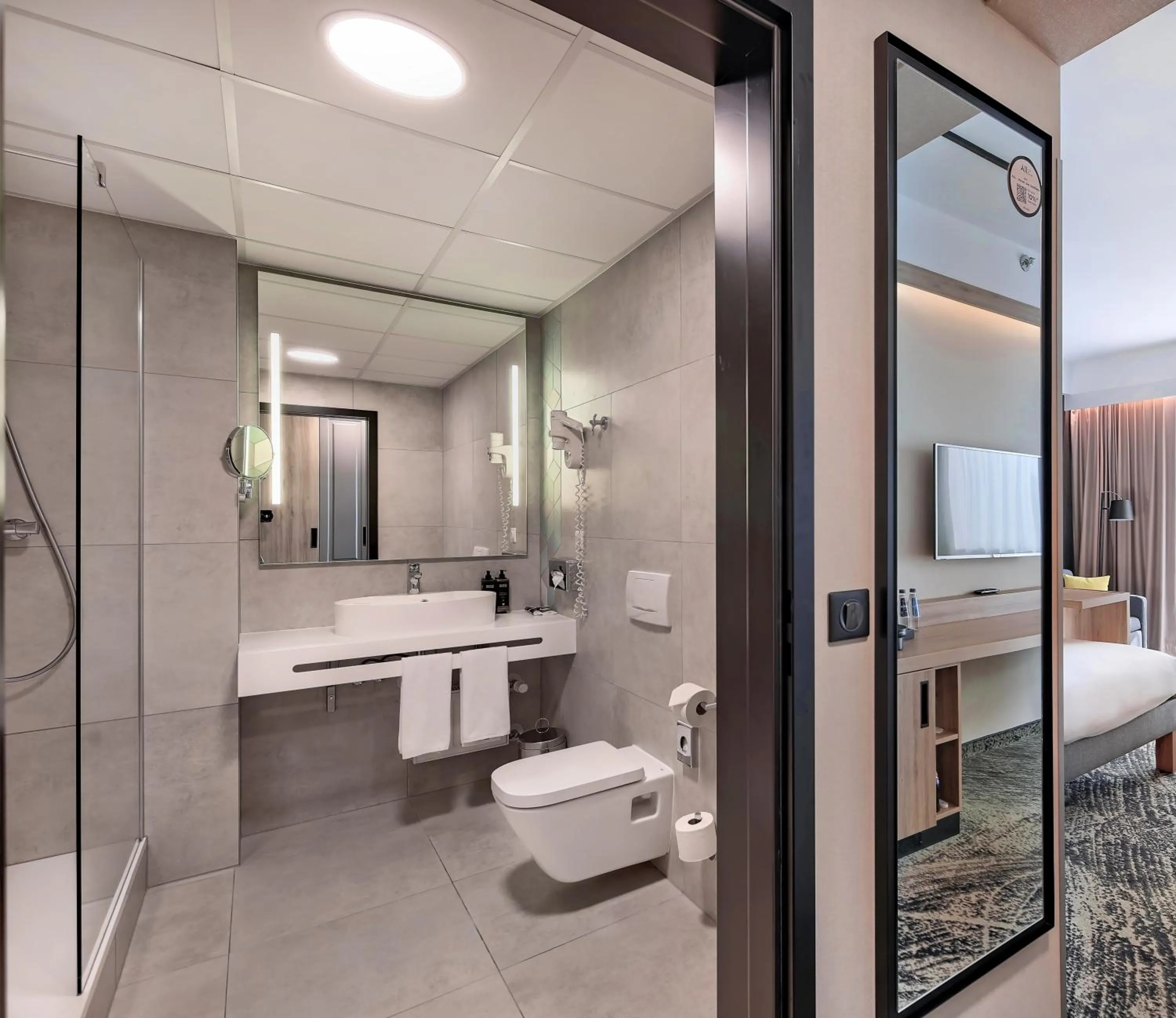 Bathroom in Mercure Wrocław Centrum