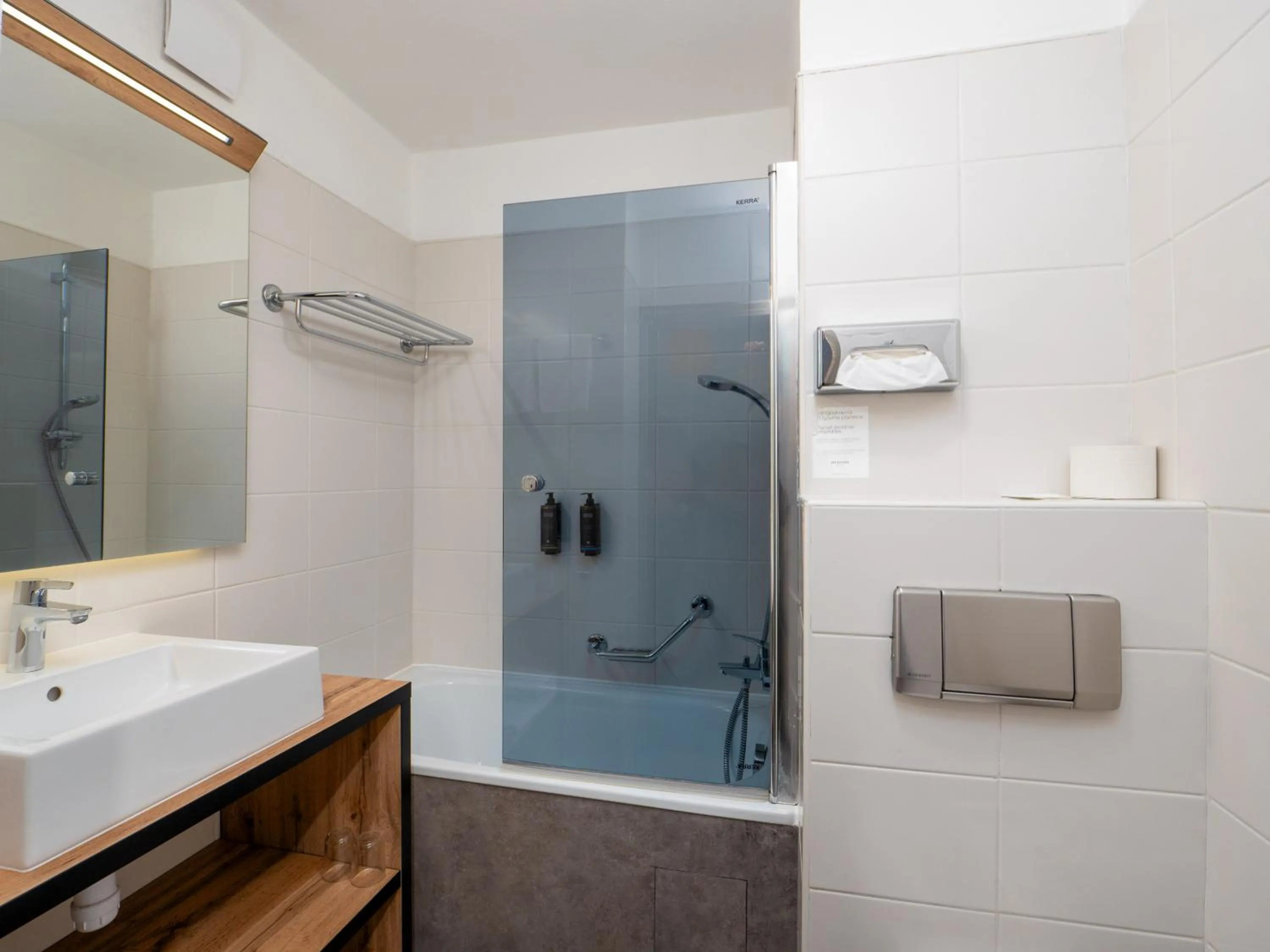 Bathroom in Mercure Czestochowa Centrum