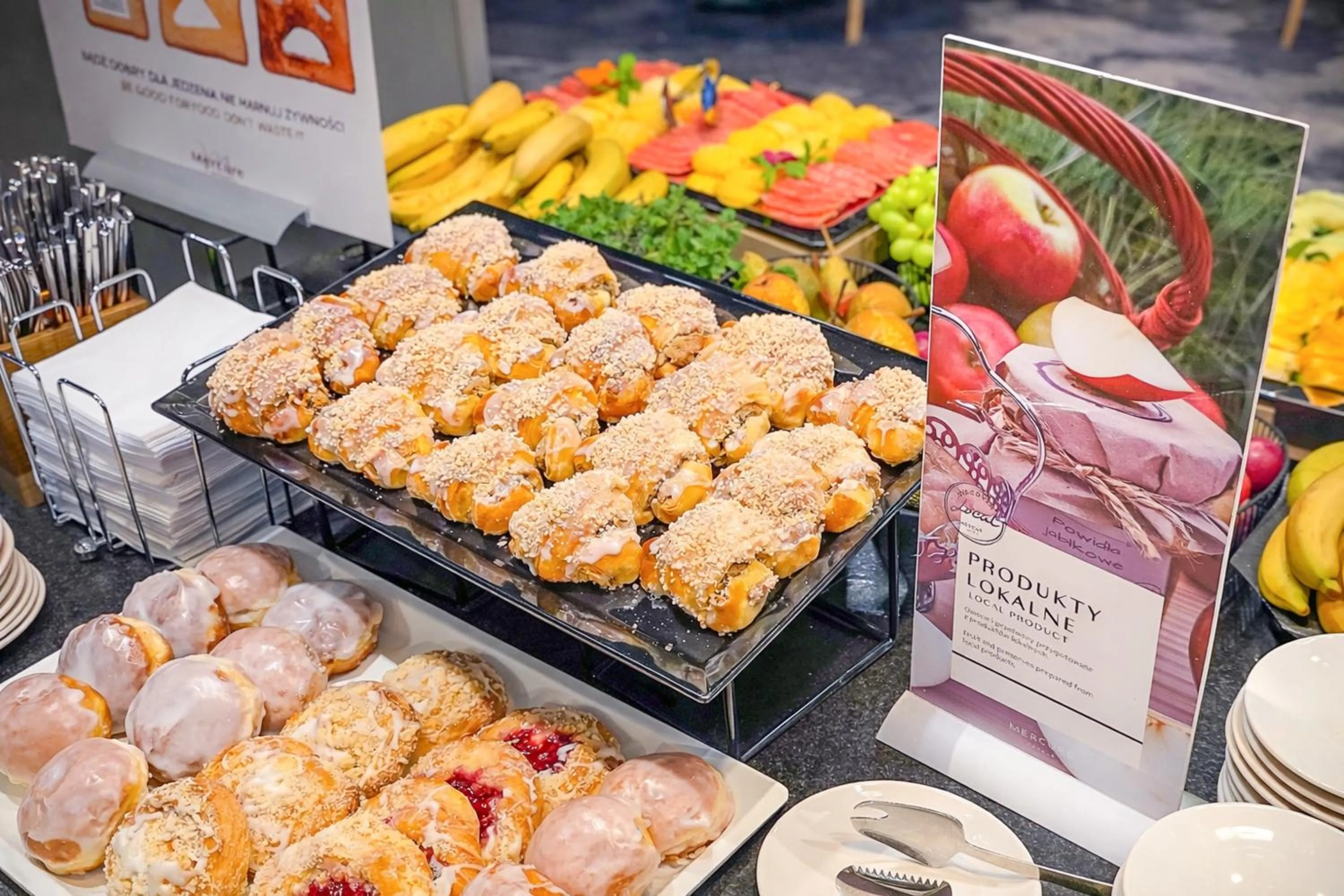 Breakfast in Hotel Mercure Poznań Centrum