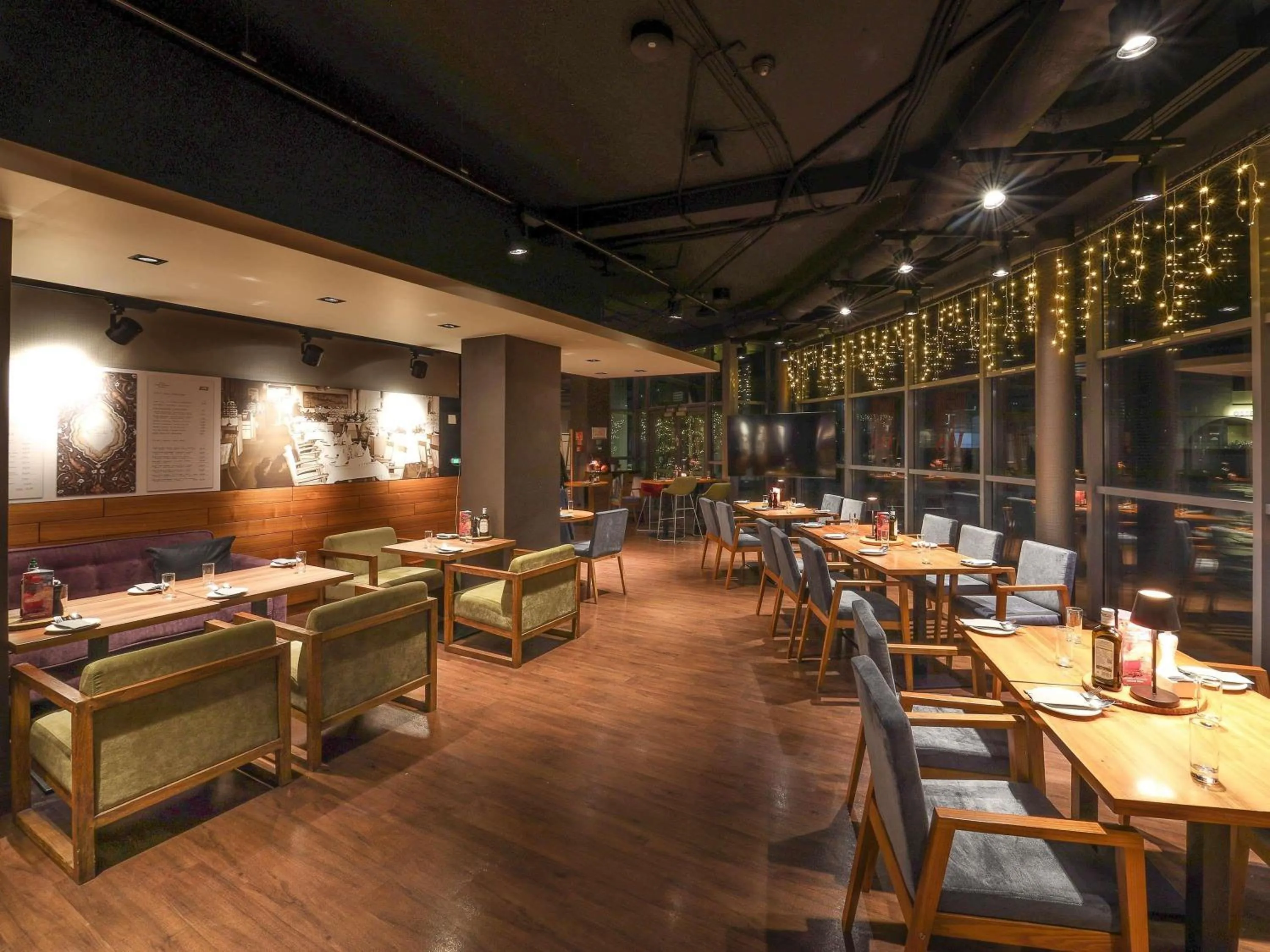 Restaurant/places to eat in Hotel Mercure Poznań Centrum