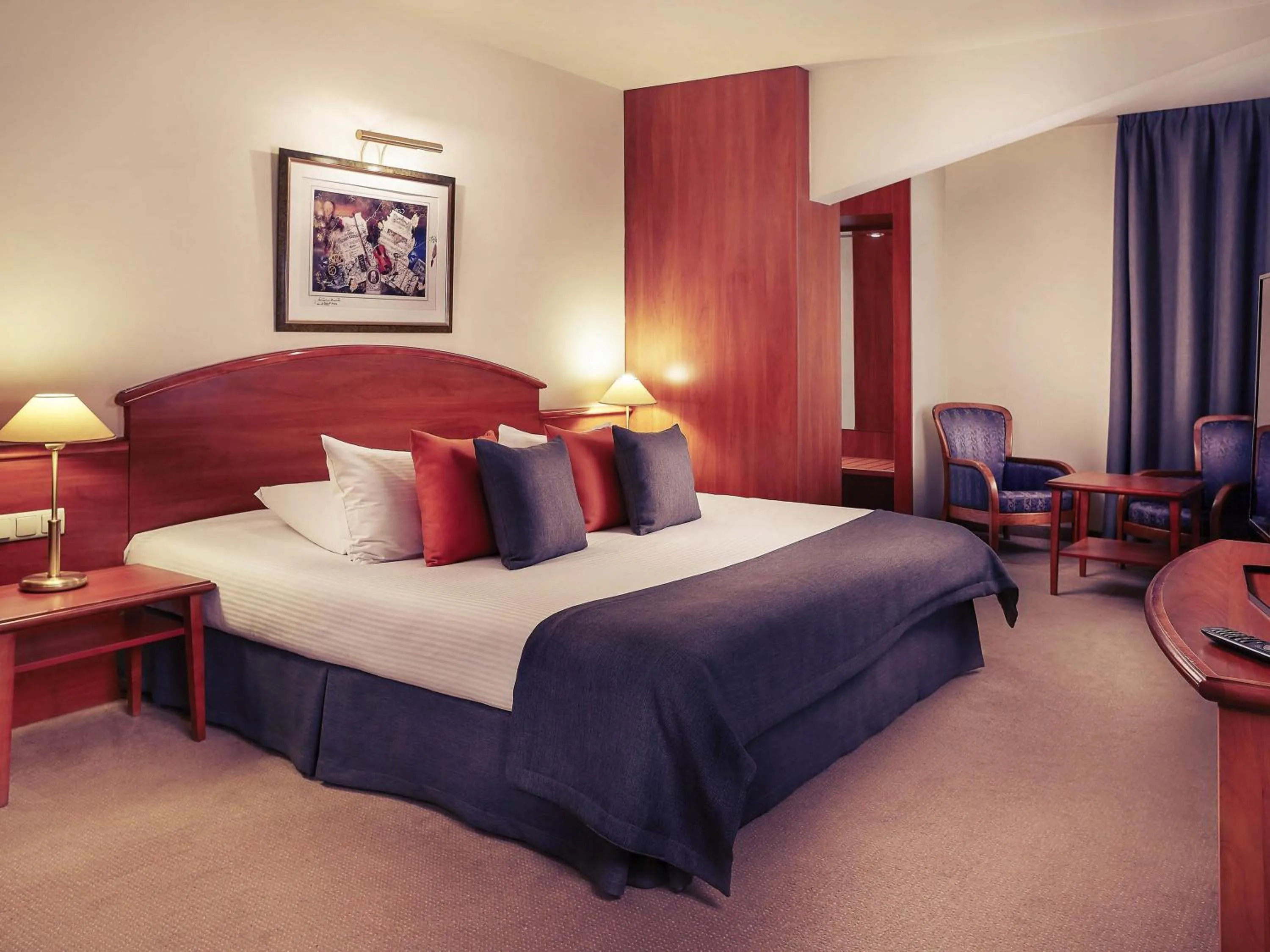 Bedroom, Bed in Hotel Mercure Poznań Centrum