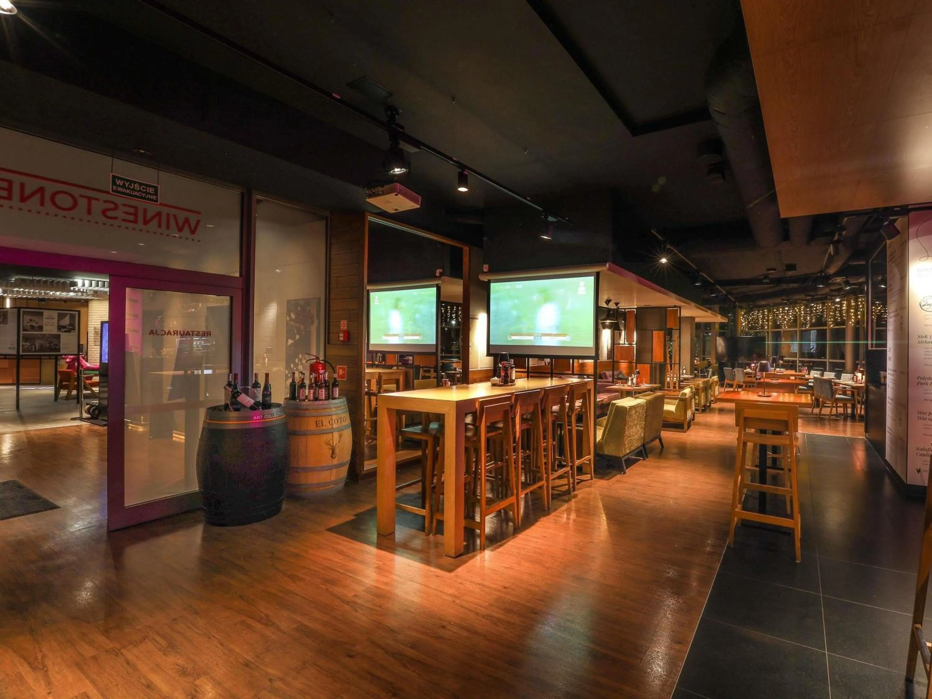 Lounge or bar in Hotel Mercure Poznań Centrum