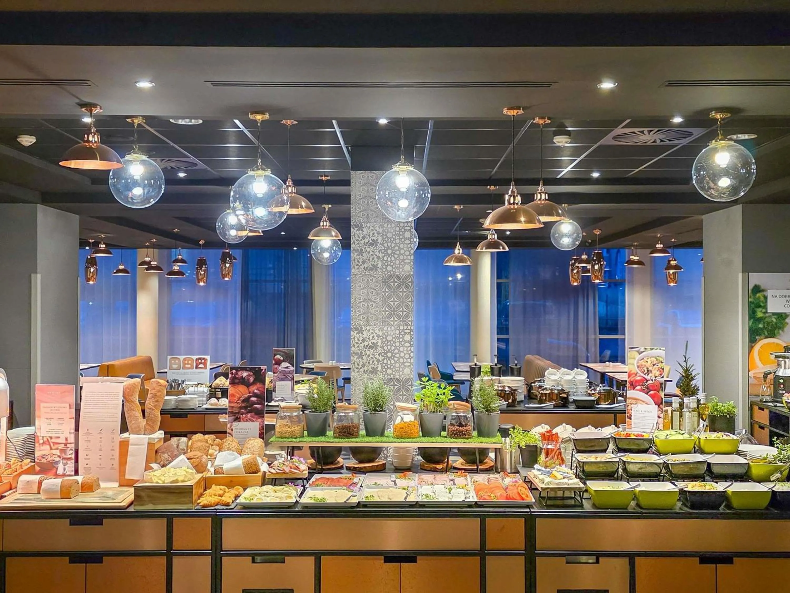 Restaurant/places to eat in Hotel Mercure Poznań Centrum