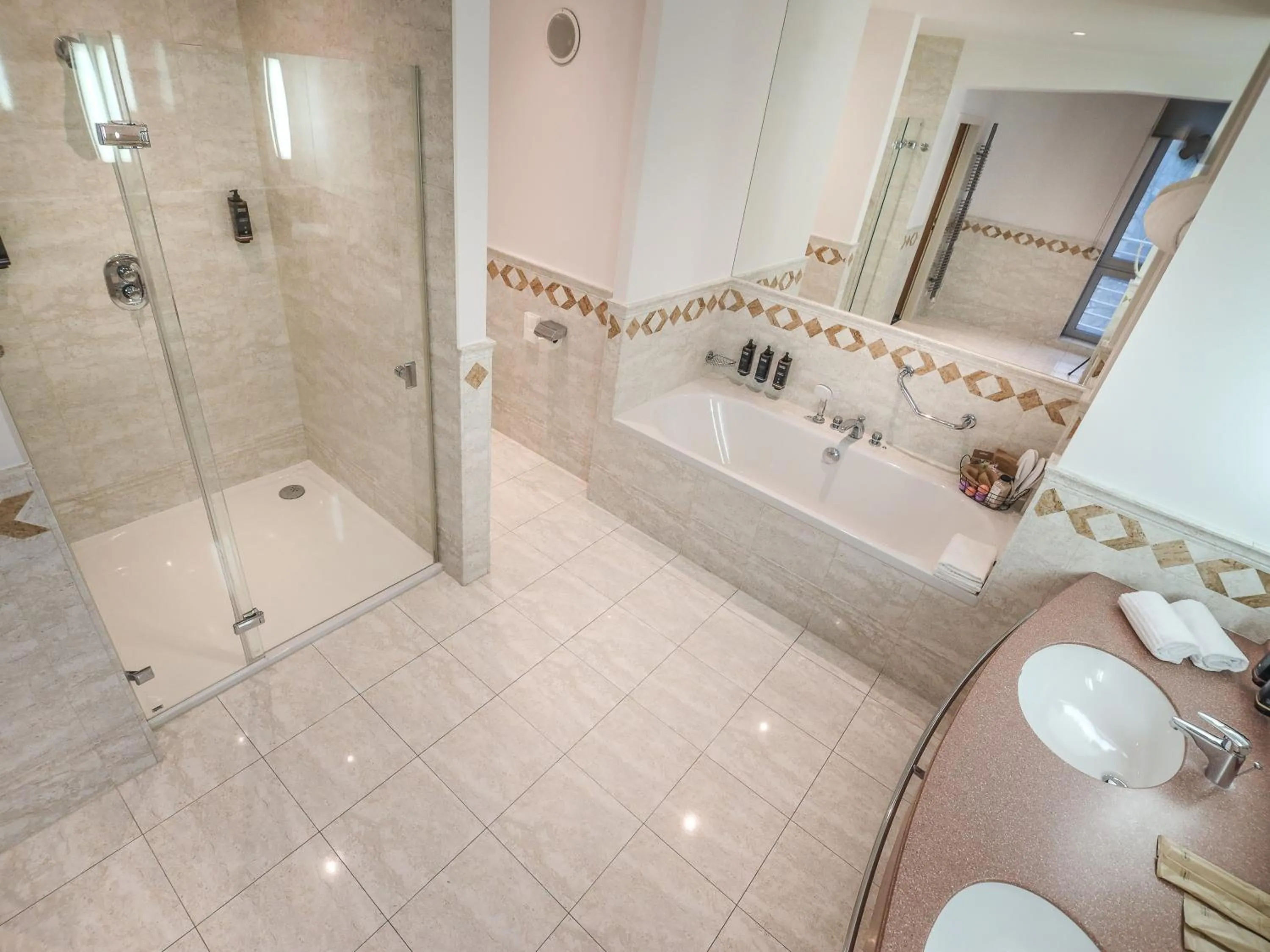 Bathroom in Hotel Mercure Poznań Centrum