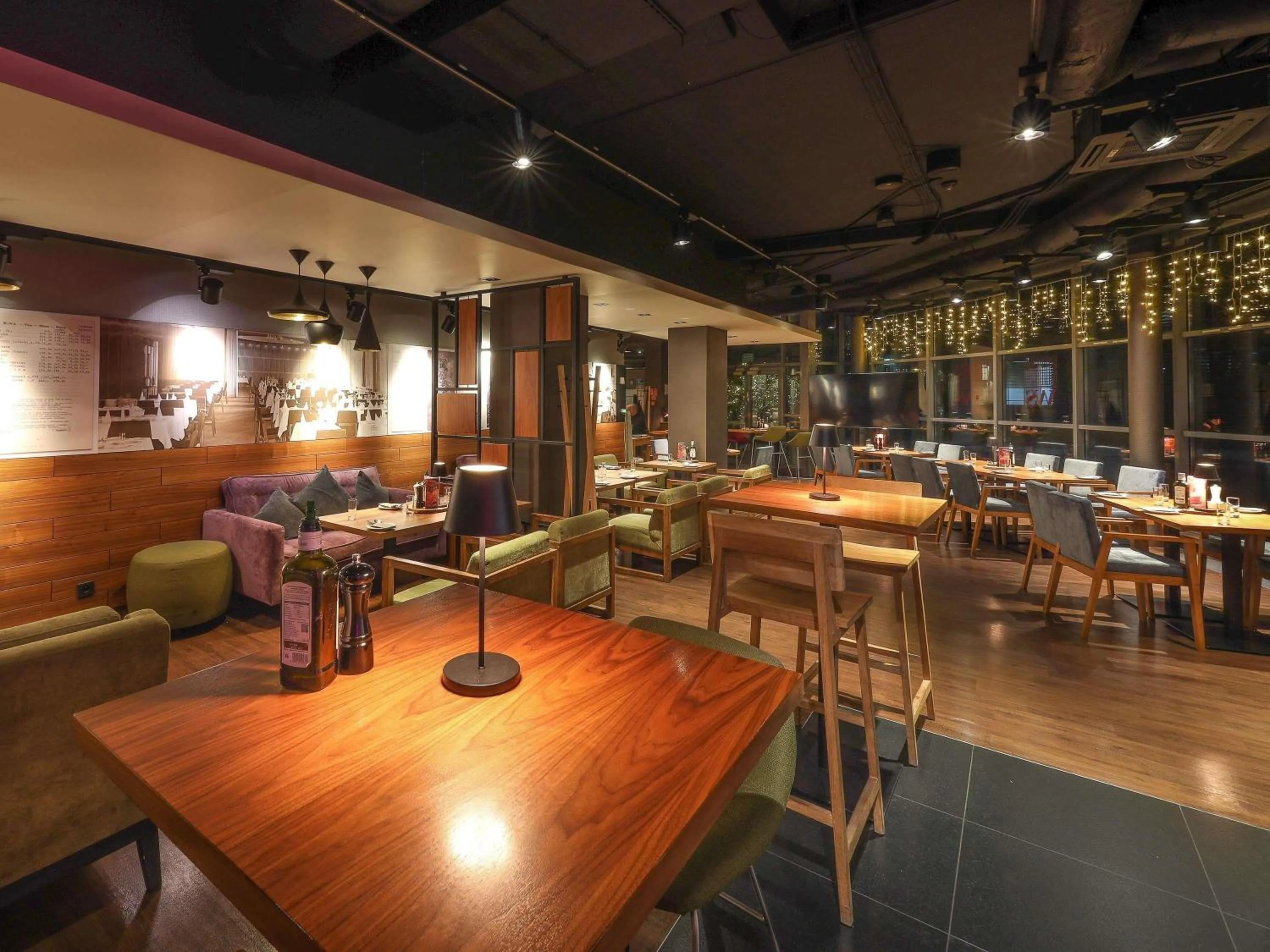 Restaurant/places to eat in Hotel Mercure Poznań Centrum