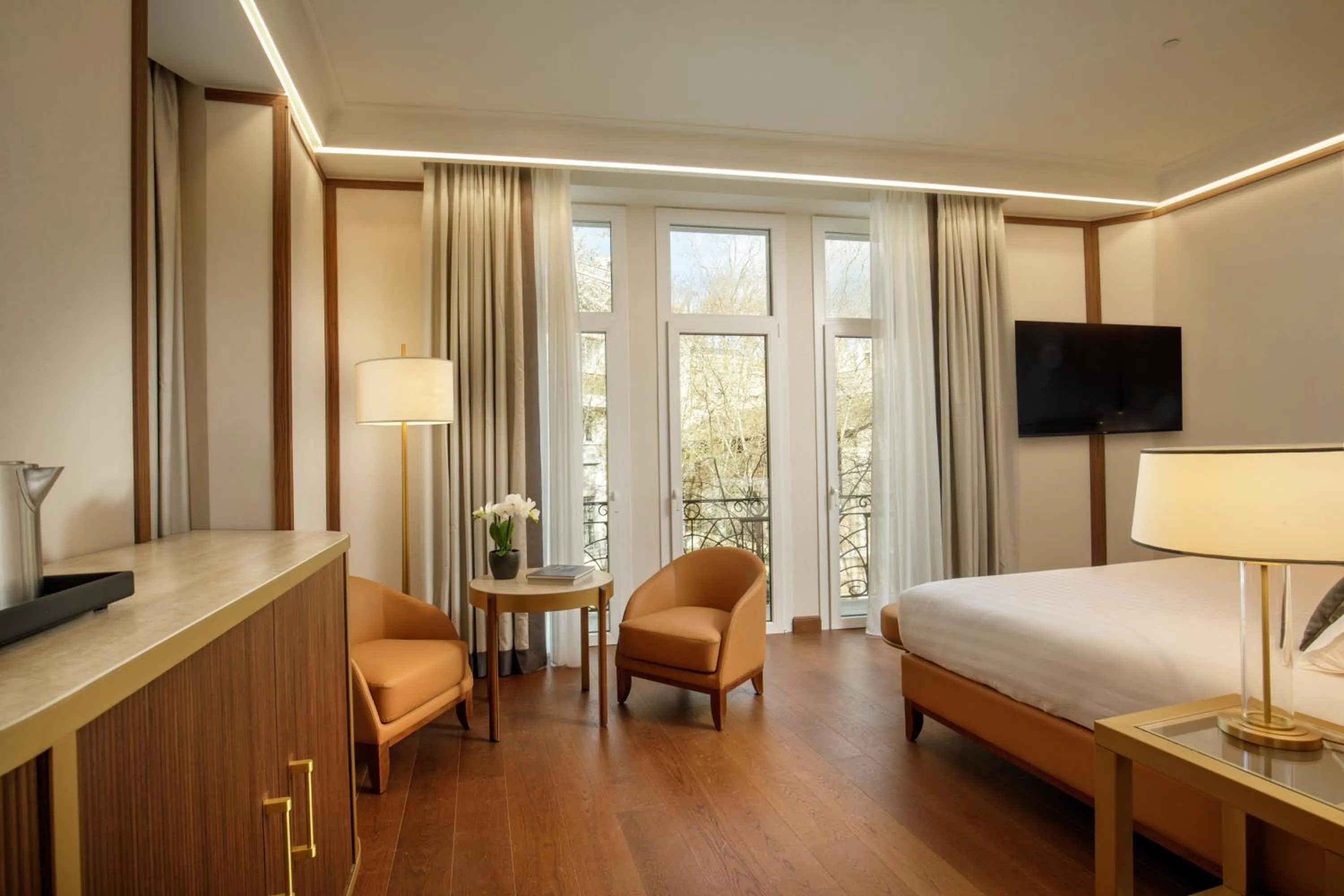 Living room, Bed in Hotel Imperiale by OMNIA hotels
