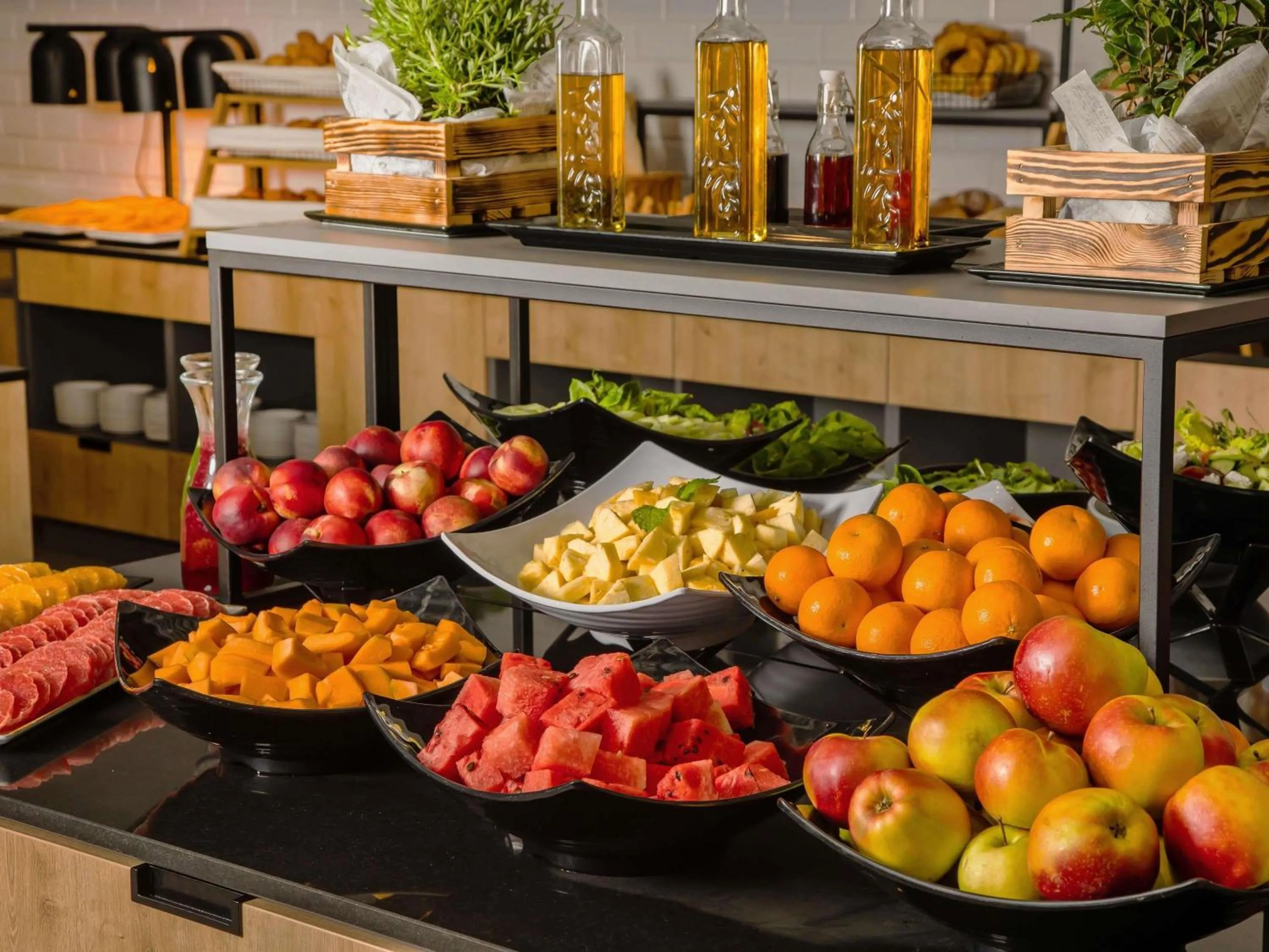 Restaurant/places to eat in Novotel Kraków City West