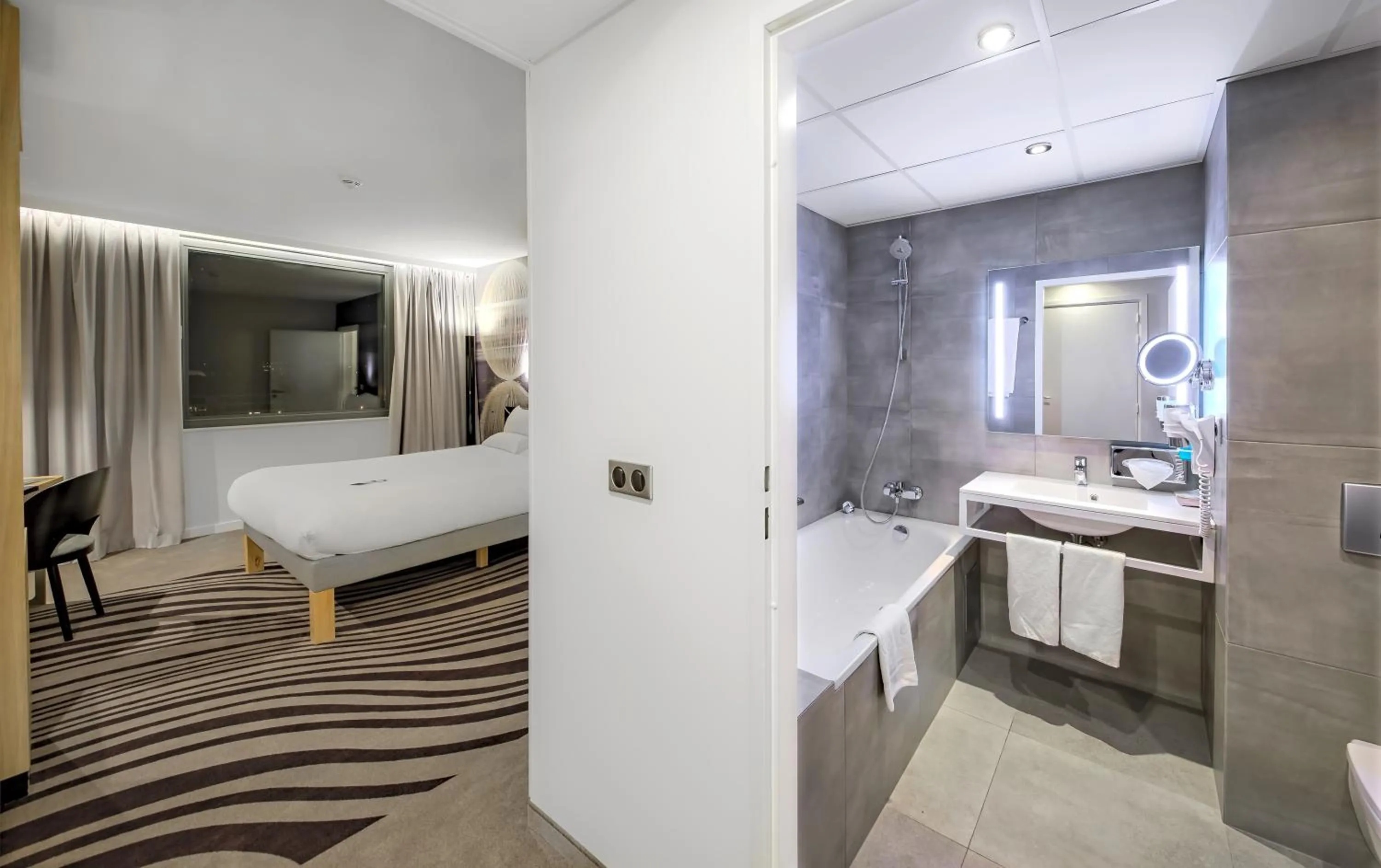 Bed in Novotel Kraków Centrum