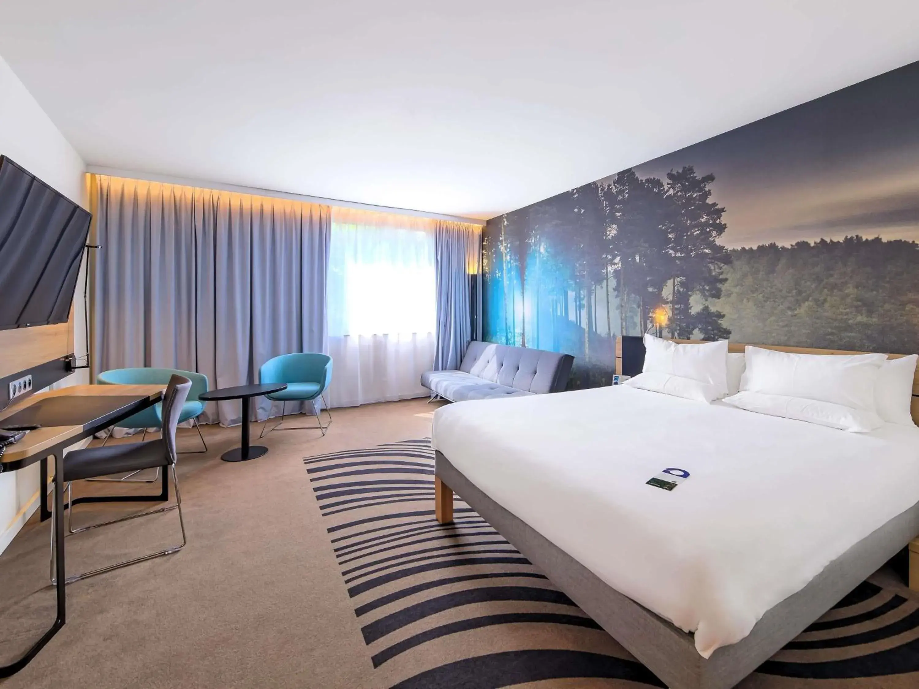 Executive Queen Room with Sofabed in Novotel Kraków Centrum Executive Queen Room with Sofabed in Novotel Kraków Centrum