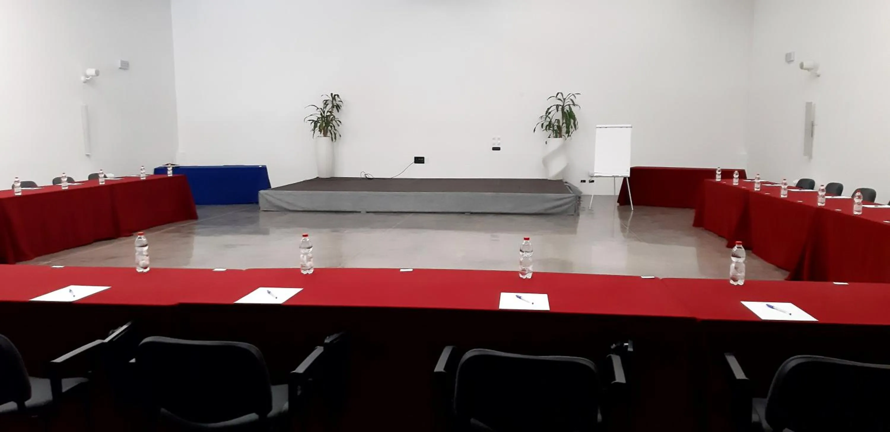 Meeting/conference room in Continental Urban Art Hotel