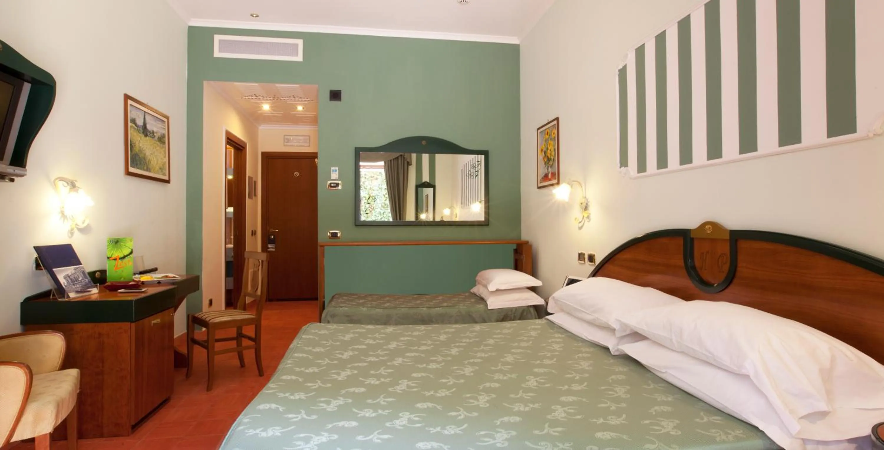 Photo of the whole room, Bed in Hotel Prestige