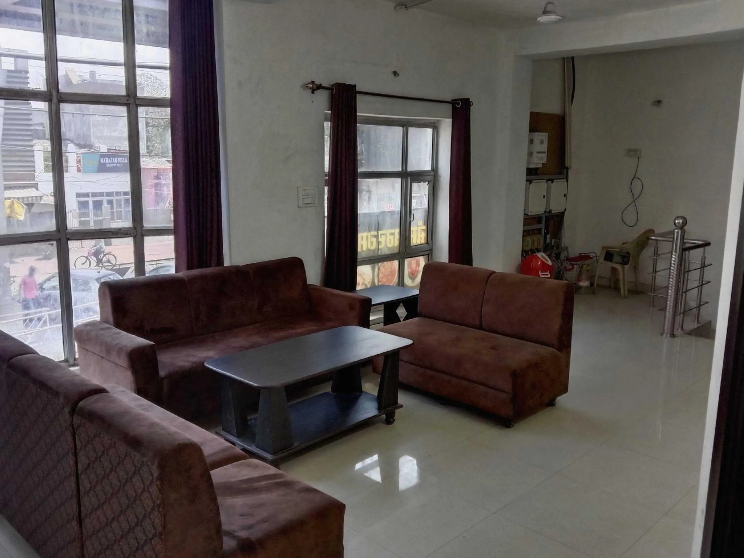 Living room in SPOT ON Hotel Deepak Palace