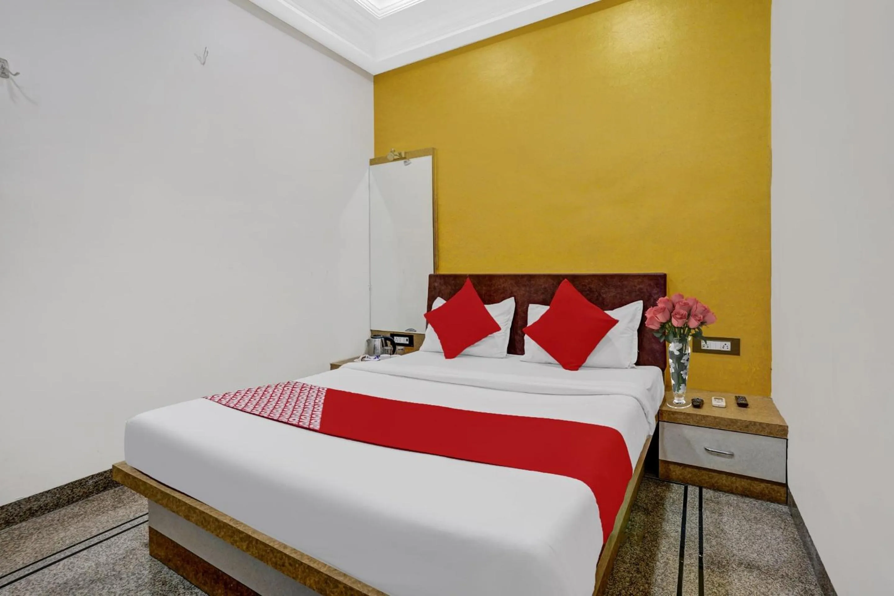 Bedroom, Bed in Hotel O Chhaya