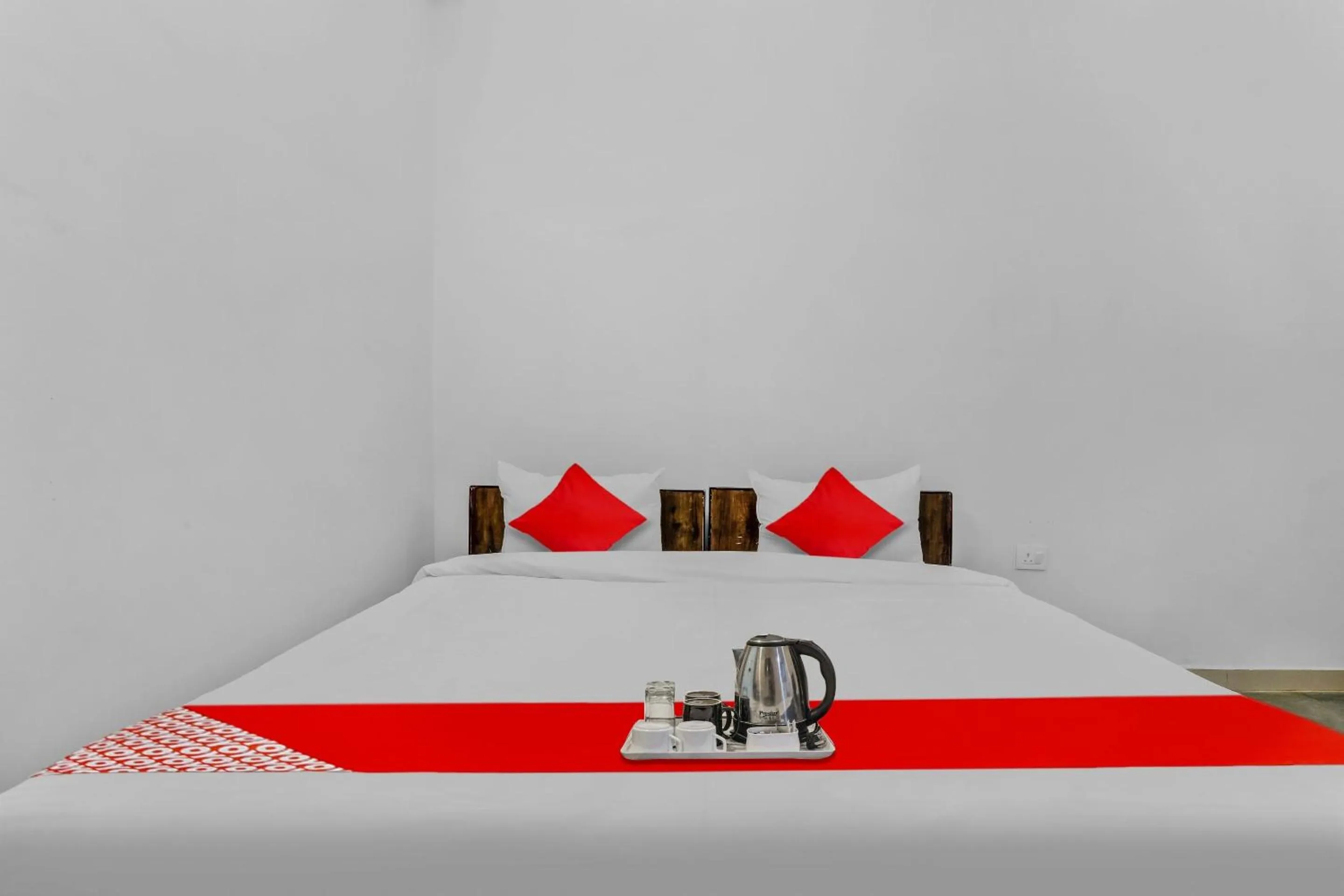 Bedroom, Bed in Hotel O Star Stay Guest house opposite Kendriya Bhawan