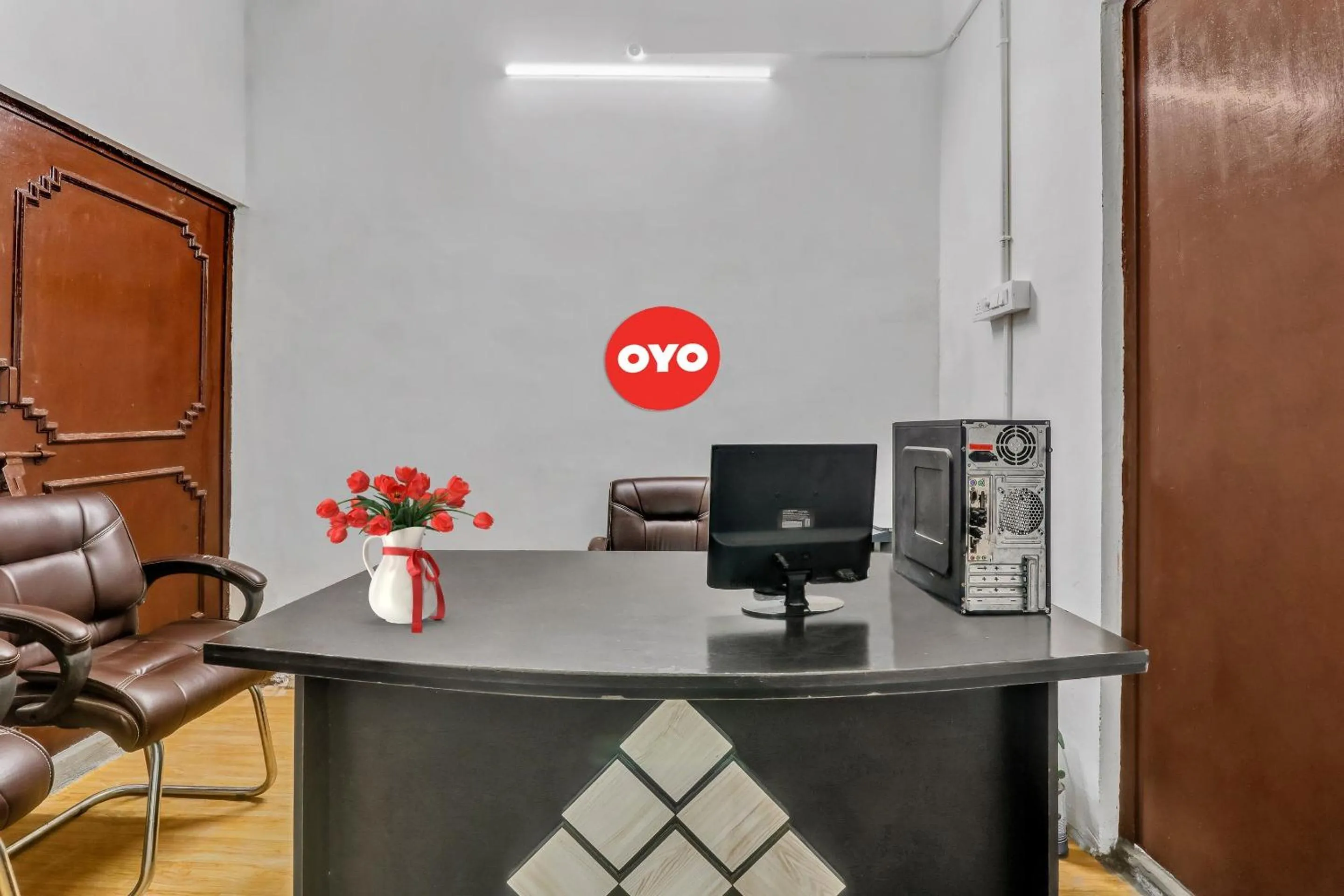 Lobby or reception in Hotel O Star Stay Guest house opposite Kendriya Bhawan