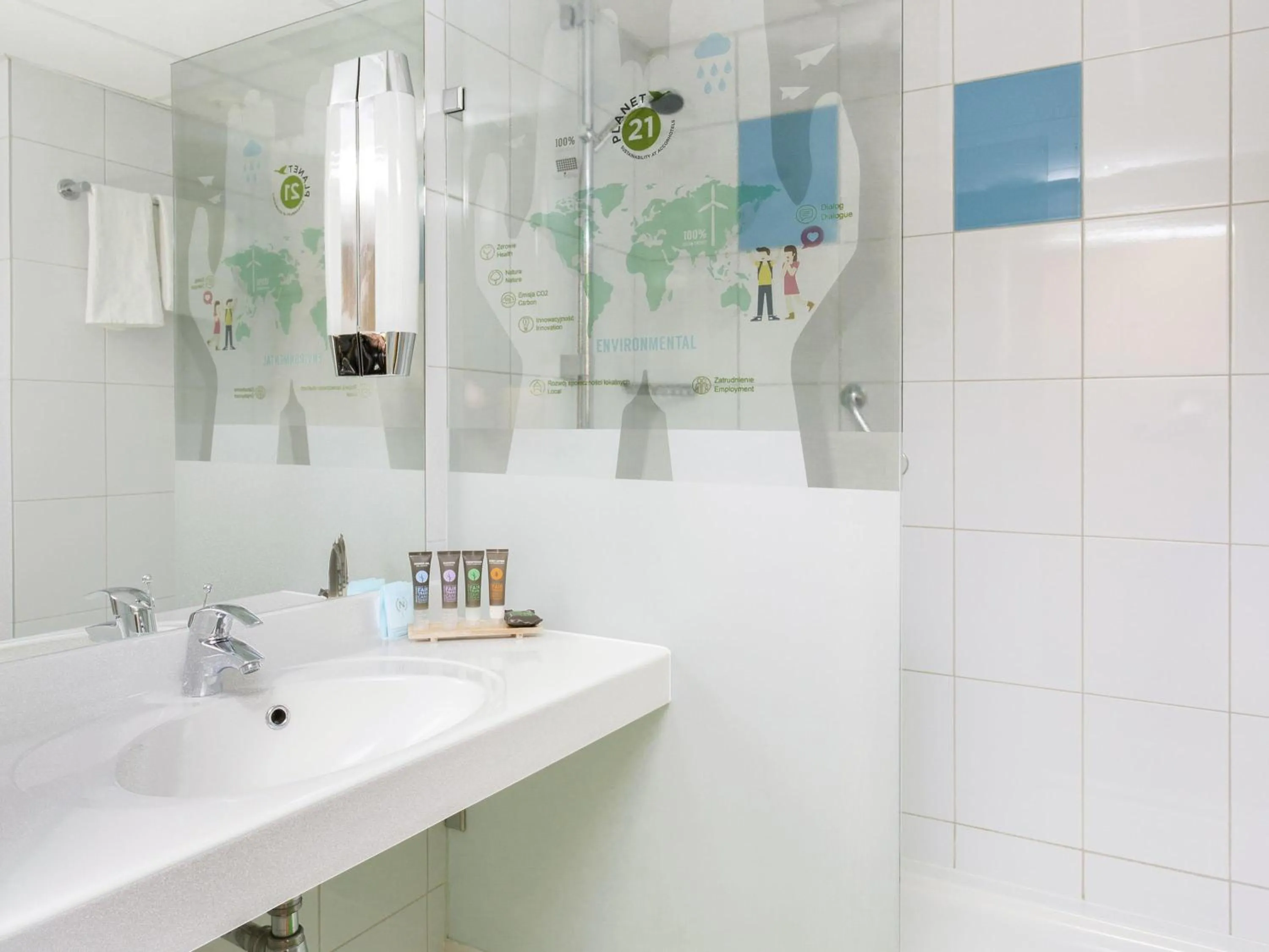 Bedroom in Novotel Warszawa Airport