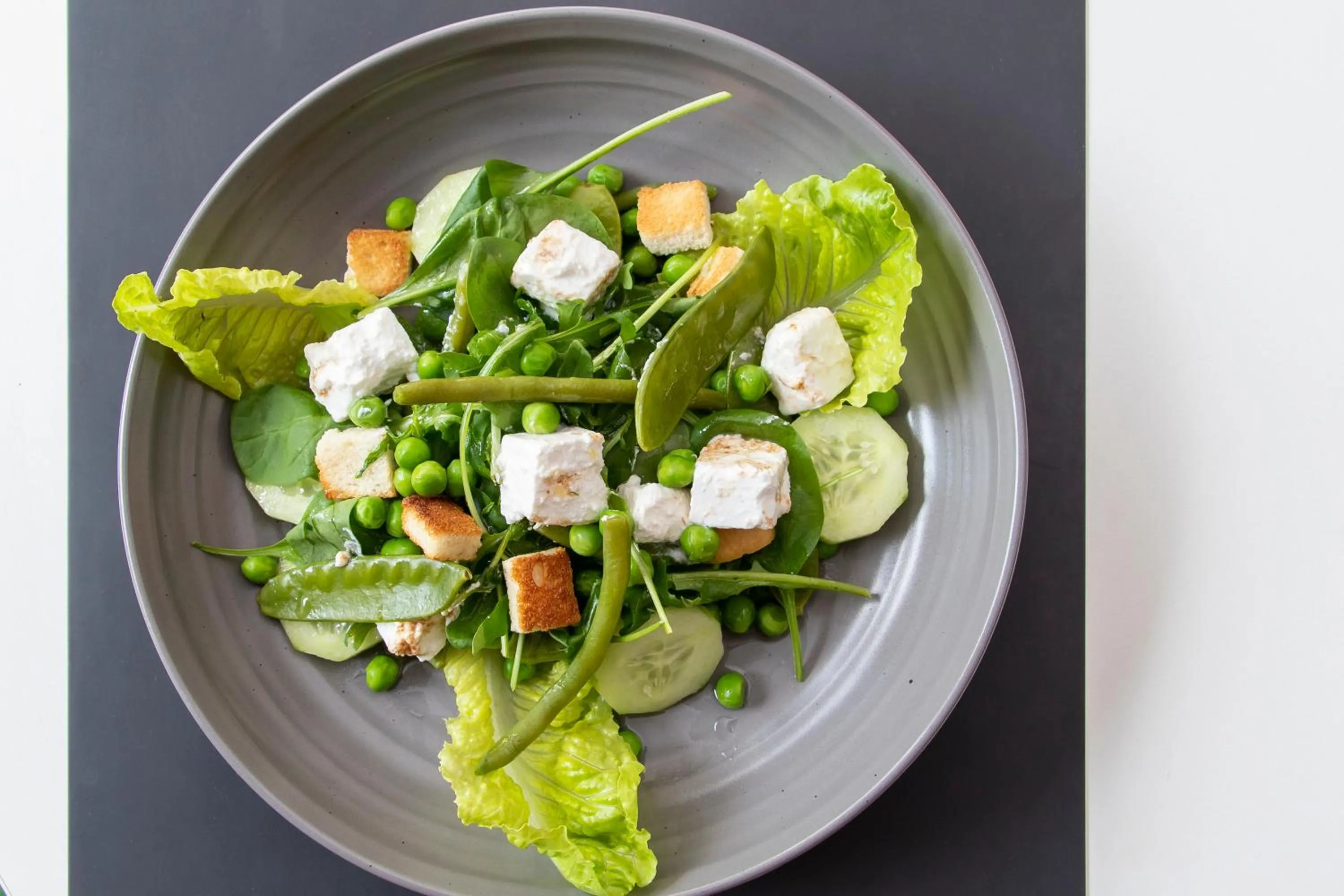 Restaurant/places to eat in Novotel Warszawa Airport