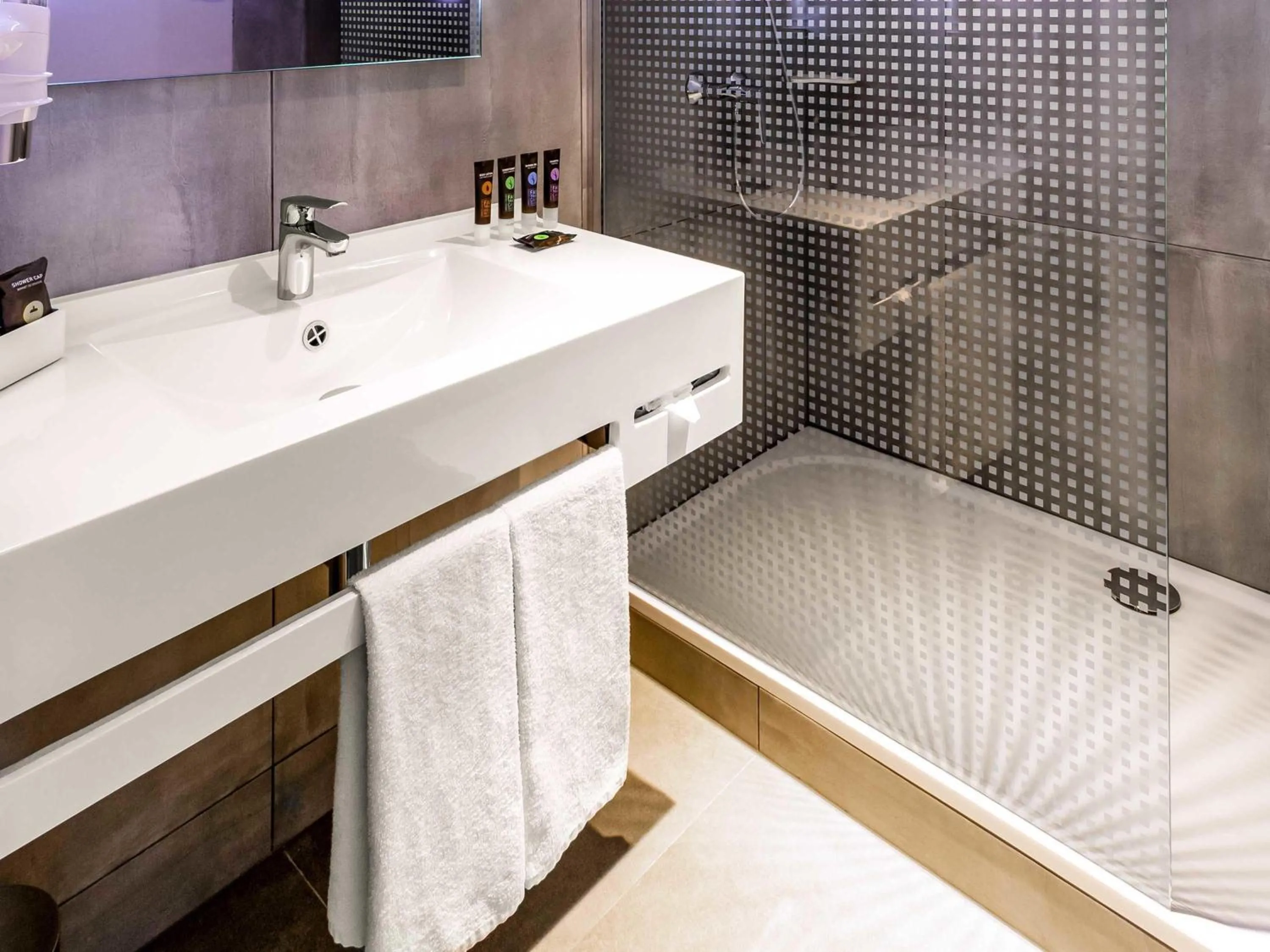 Bedroom in Novotel Warszawa Airport