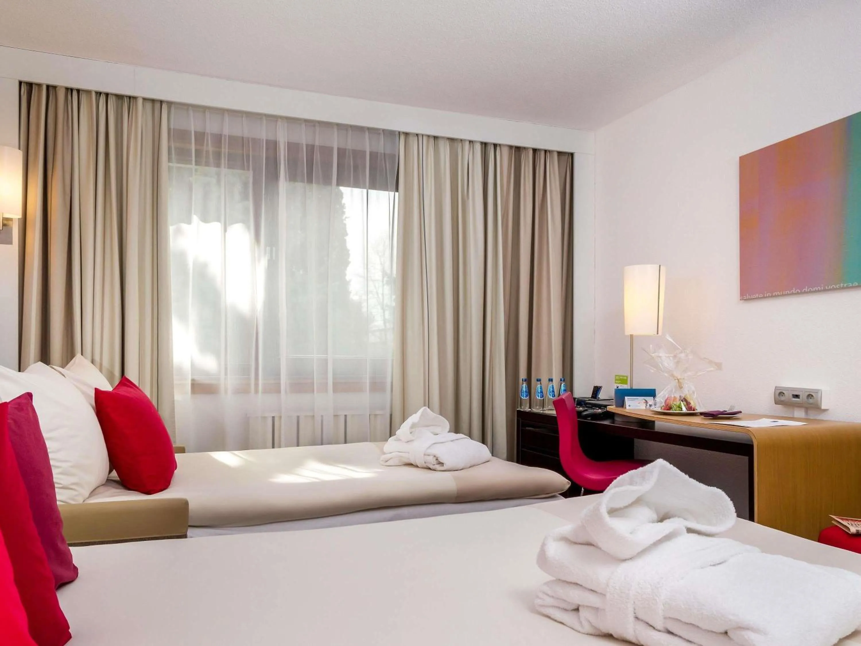 Bedroom, Bed in Novotel Warszawa Airport