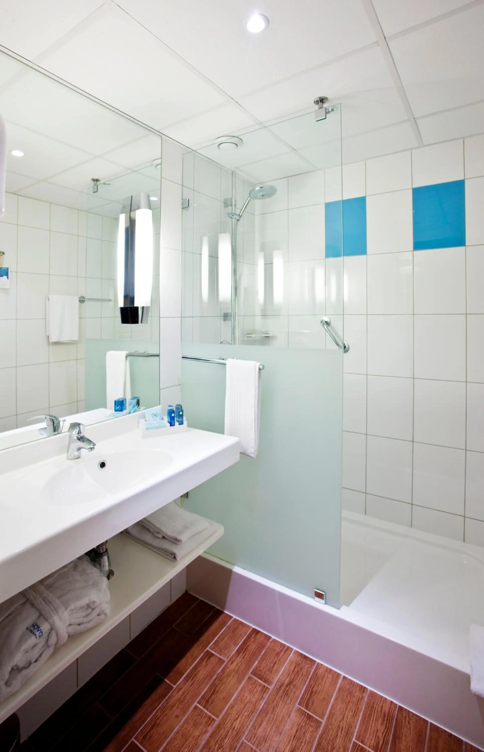 Bathroom in Novotel Warszawa Airport